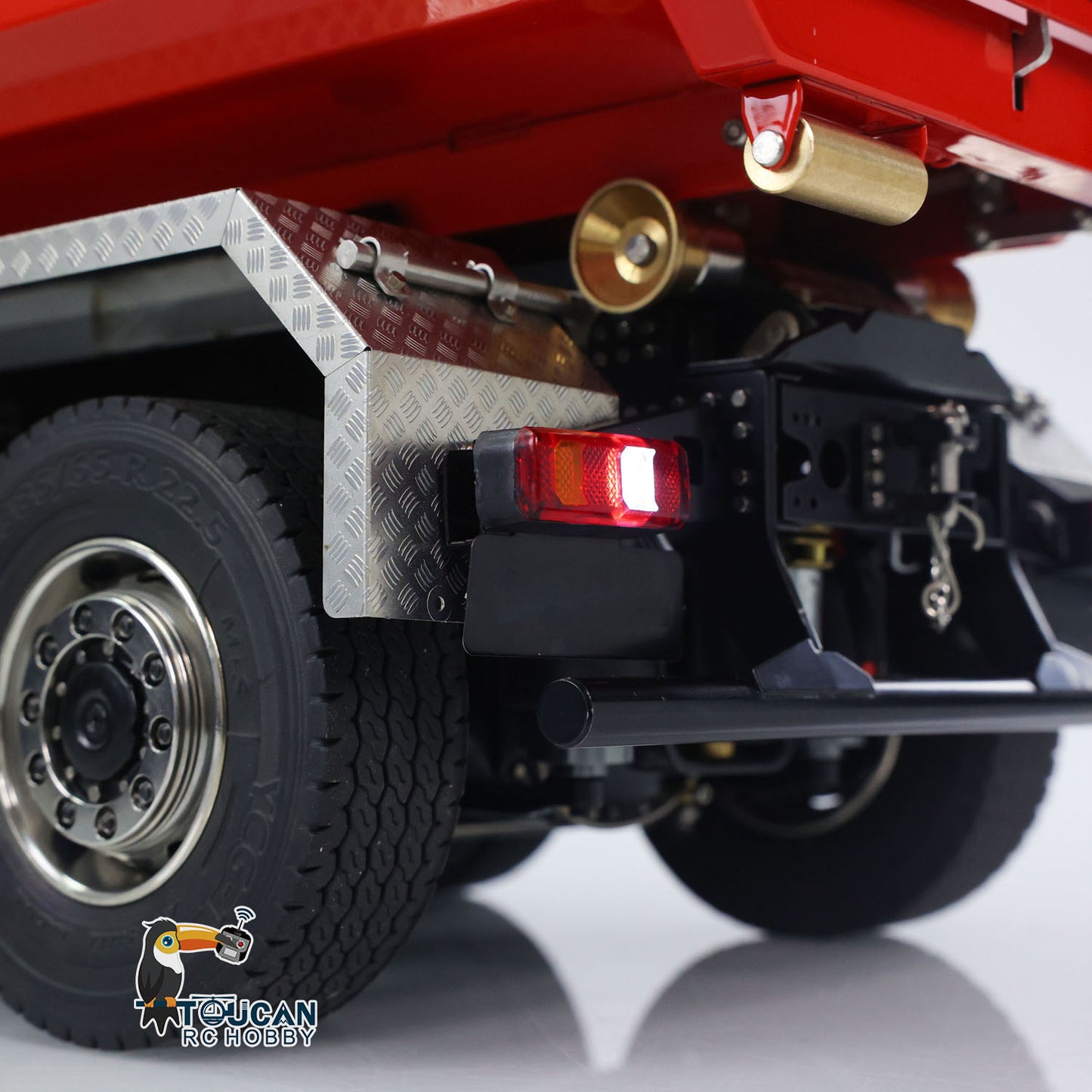 1/14 8x8 RC Hydraulic Roll On Full Dump Truck Remote Control Dumper Car with U-shaped Short Bucket ESC Servo Motor