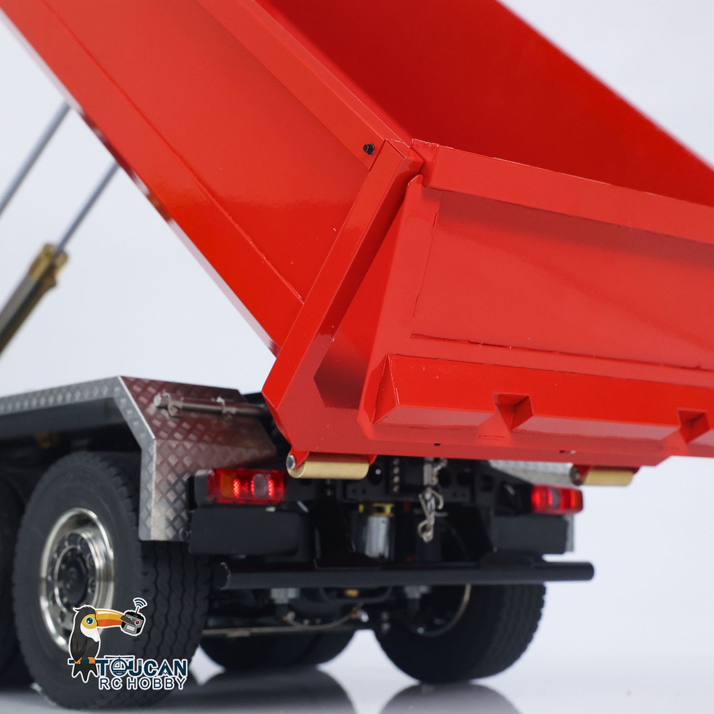 1/14 8x8 RC Hydraulic Roll On Full Dump Truck Remote Control Dumper Car with U-shaped Short Bucket ESC Servo Motor