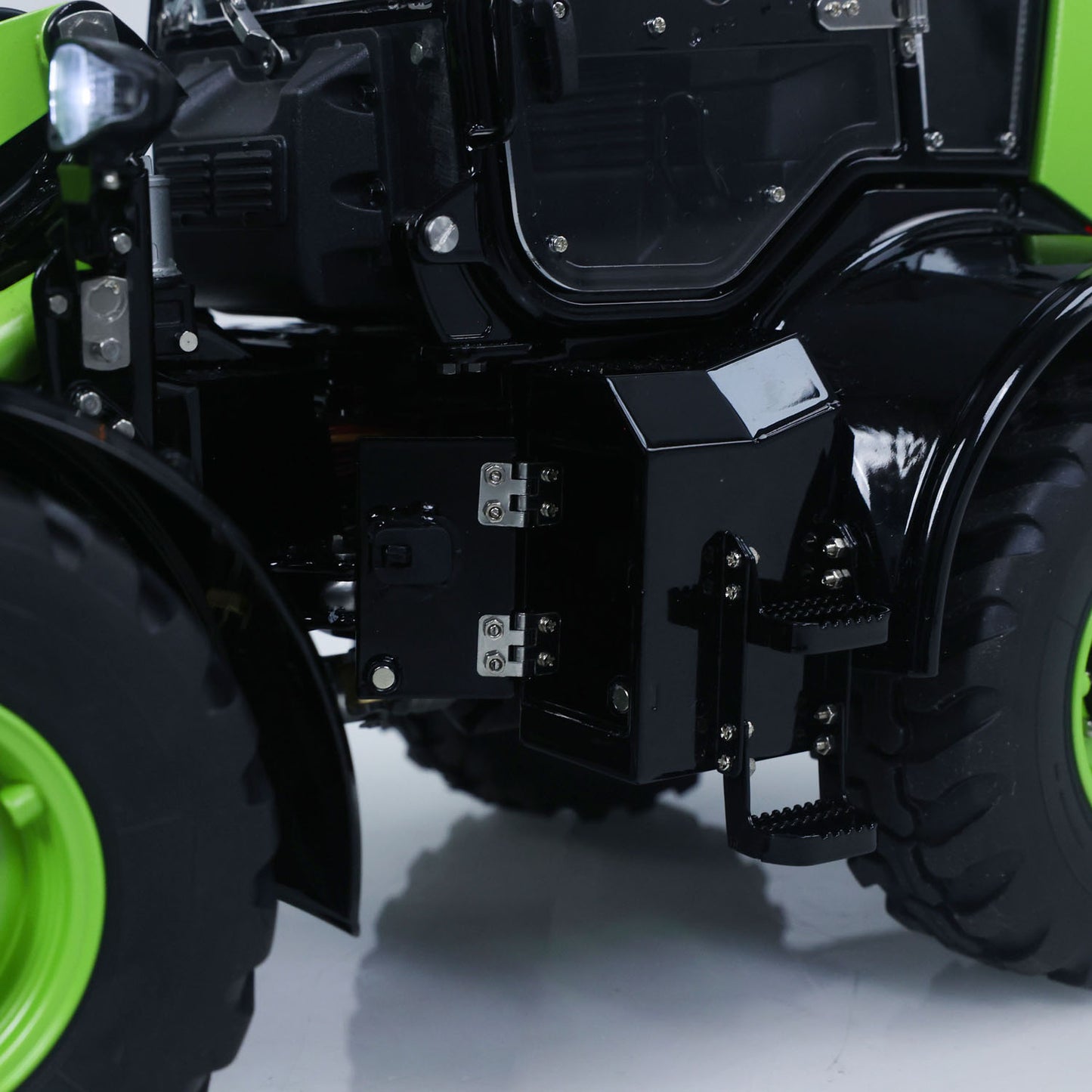 Metal LESU 1/14 RC Hydraulic Loader Aoue WA100M-8 4X4 RTR Remote Control Construction Vehicle Axle Differential Lock Sound Light ST8 Radio Engineering Machine