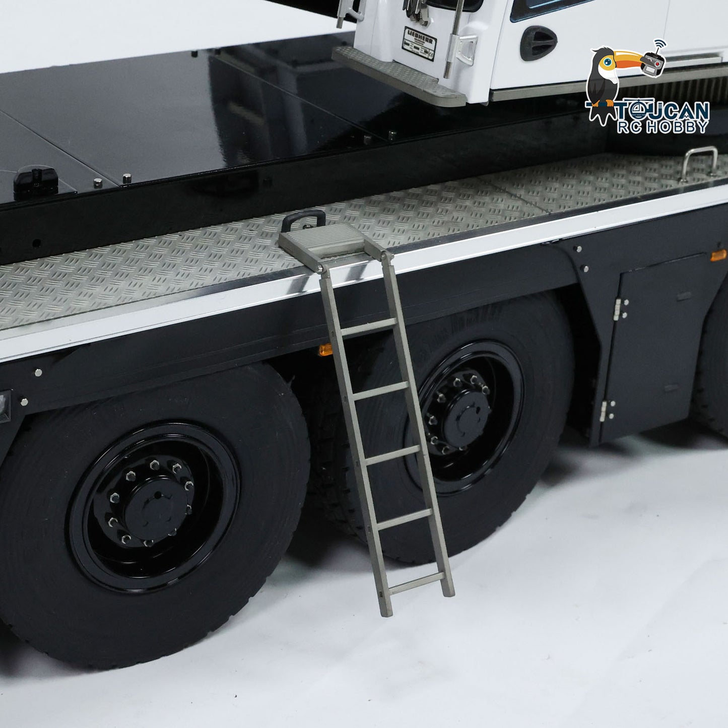 Pre-Order Eyewhale 1/14 6 Axles LTM1350 RC Hydraulic Mobile Cranes 5M Length Radio Controlled Heavy-duty Car PNP Hobby Model