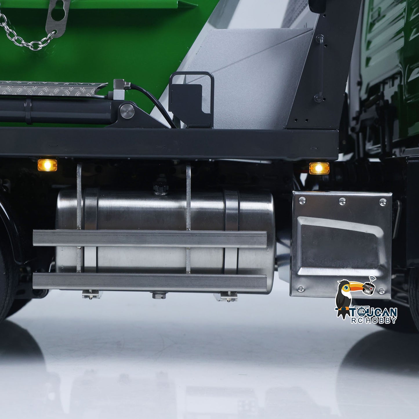 LESU 4X4 1/14 RC Hydraulic Swing Arm Garbage Truck Skip Loader TGS Paintied Car