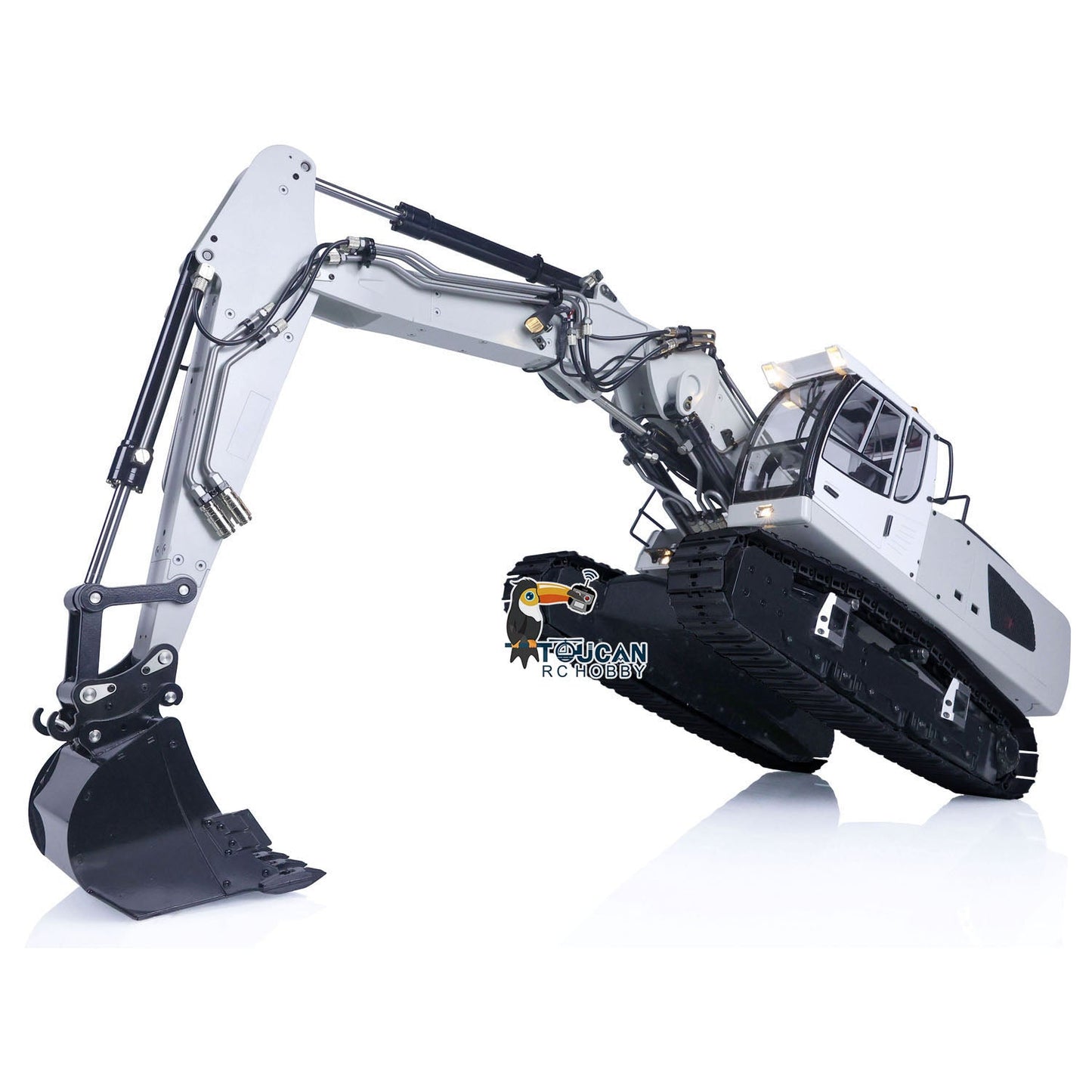 1/14 946-3 Metal Radio Control Excavator 10 Channels Tracked RC Digger Painted Body Rotary Metal Tiltable Bucket Ripper