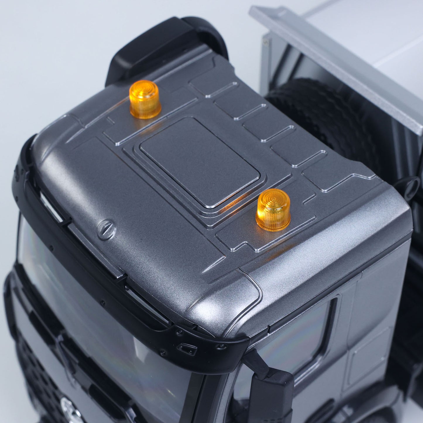 Fast Shipping HUINA 1/14 Remote Control Dump Truck 12CH RC Tipper Finished Model Toy Gift RTR Light Sound Effects Radio USB Charging Cable