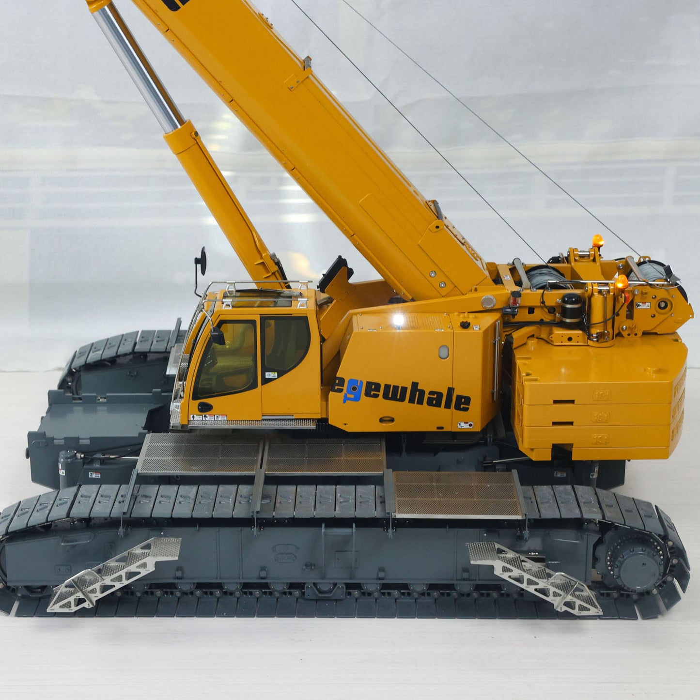 Pre-order Eyewhale New Product 1/14 All Terrain Remote Control Hydraulic Mobile Crane Truck D1220 6Axles Construction Vehicles Radio FlySky PL18EV