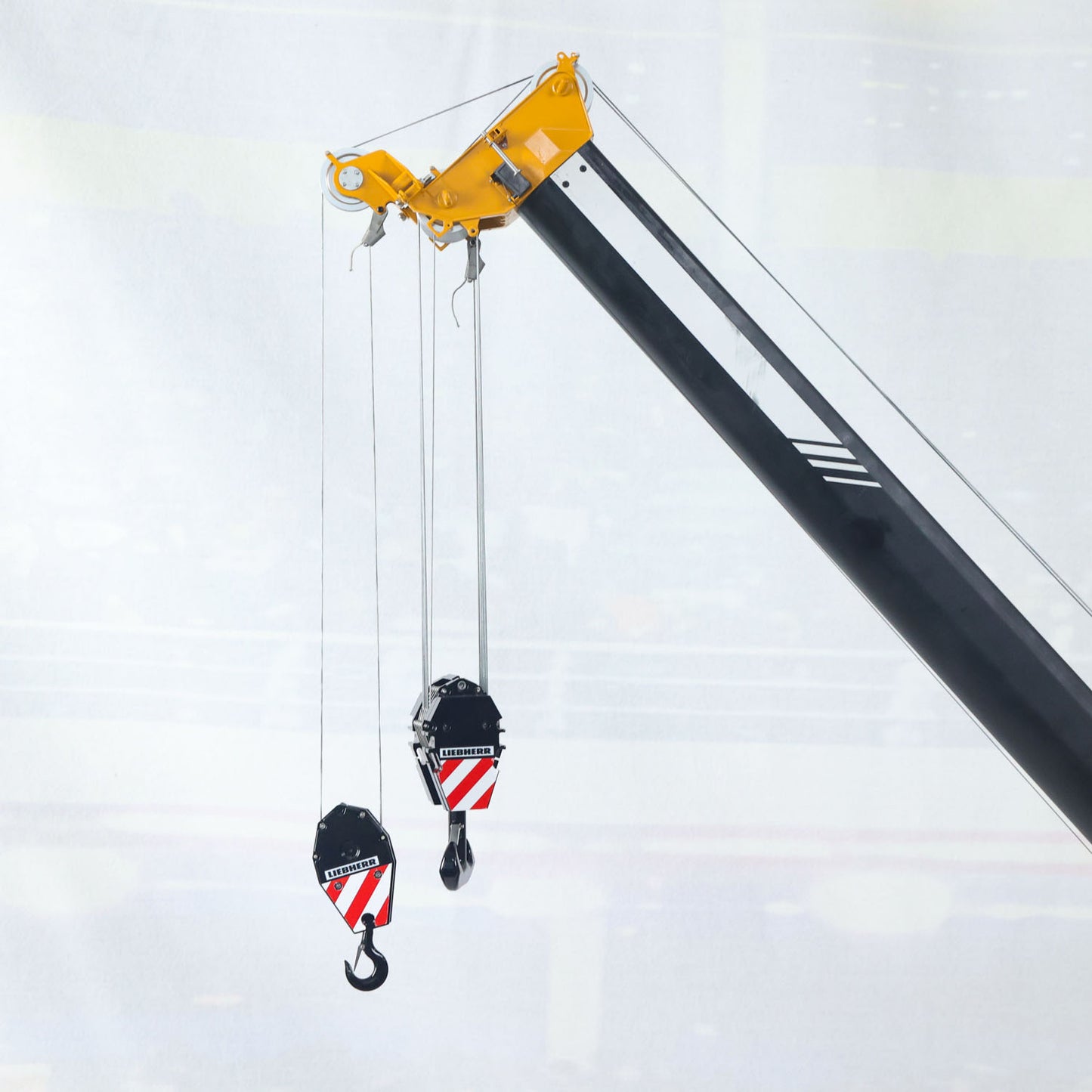 Pre-order Eyewhale New Product 1/14 All Terrain Remote Control Hydraulic Mobile Crane Truck D1220 6Axles Construction Vehicles Radio FlySky PL18EV