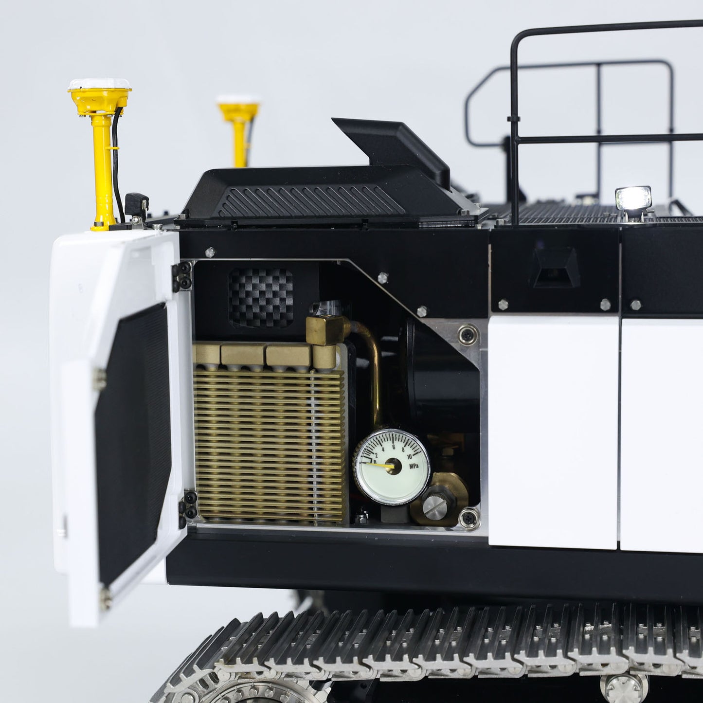 LESU AOUE LR945 3-Arm 1/14 LESU RC Hydraulic Excavator RTR Metal Construction Vehicle Models Radio Control Digger Engineering Machine FlySky PL18EV