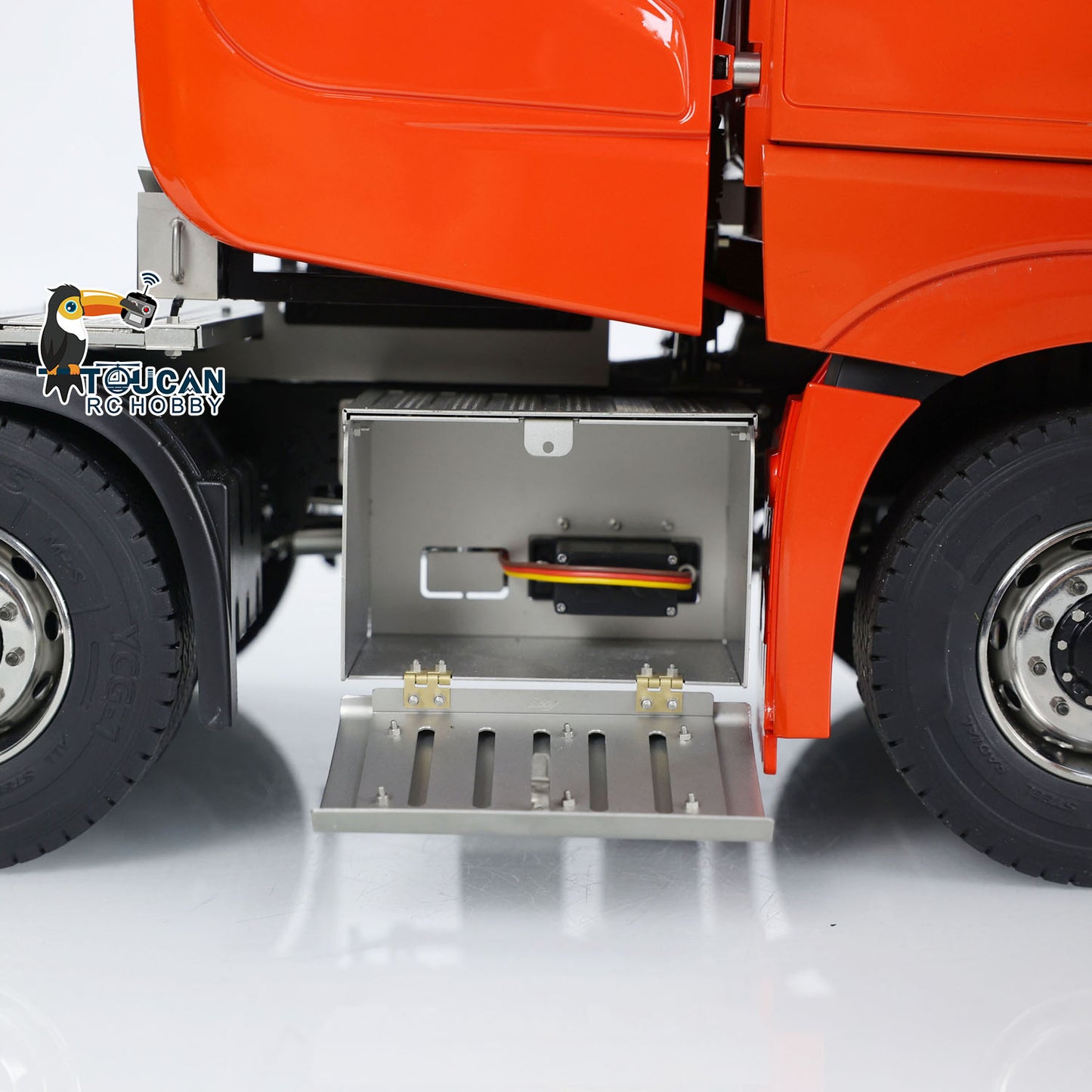 JDMODEL JDM-18F 1/14 Metal 8x8 Assembled RC Tractor Construction Car Differential Lock Motor Simulated Lights Sounds
