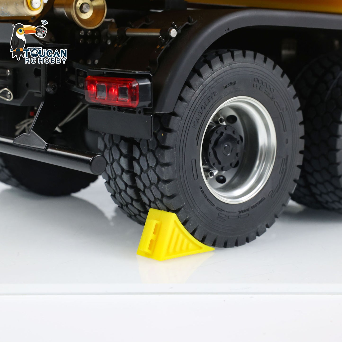 Kabolite 1/14 K3366 RC Hydraulic Tipper Car 8X8 Radio Control Dumper Truck Model with Light Sound System 2-Speed Transmission