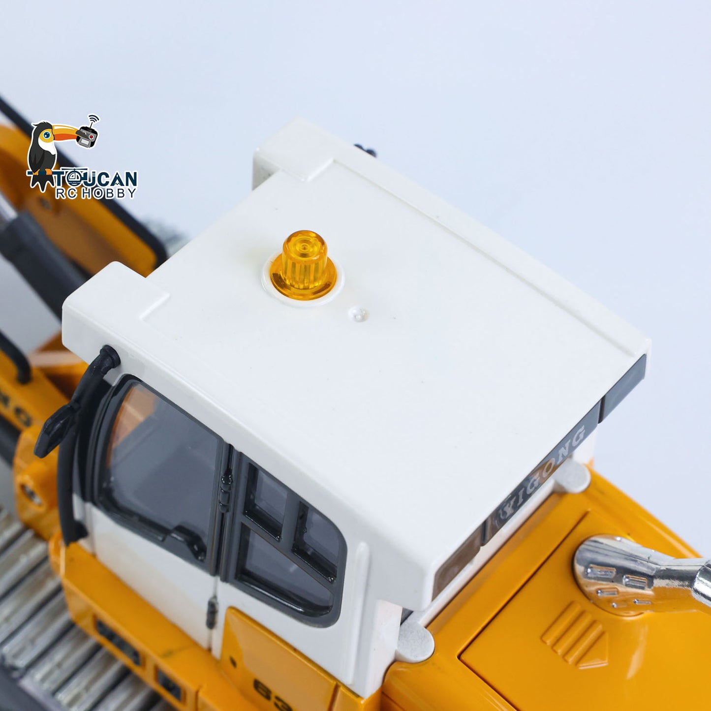 US STOCK 1:50 RC Electric Lifting Tracked Loader LR636 2.4G Construction Vehicle Metal Bucket Tracks Ripper RTR Model Light Sound Battery