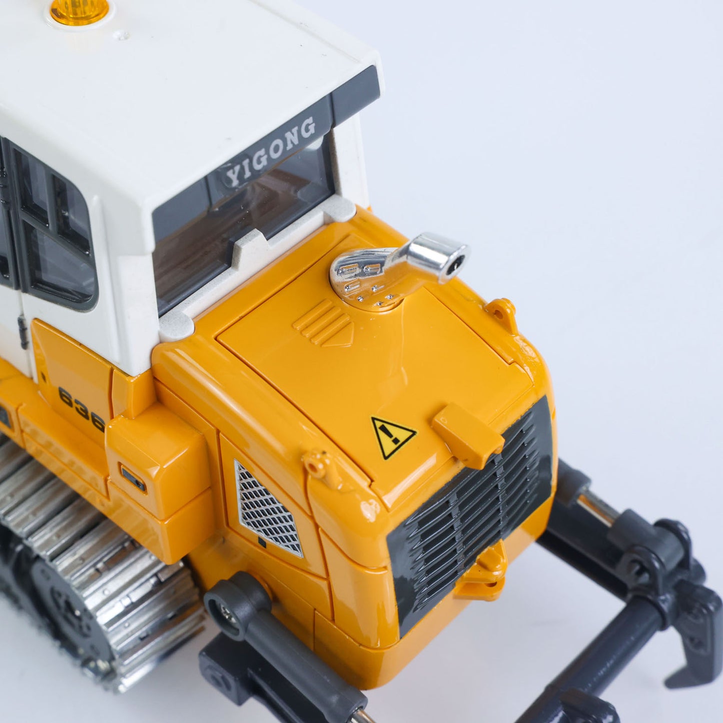 Fast Shipping 1:50 RC Electric Lifting Tracked Loader LR636 2.4G Construction Vehicle Metal Bucket Tracks Ripper RTR Model Light Sound Battery