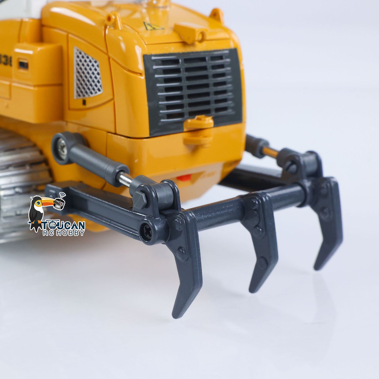 US STOCK 1:50 RC Electric Lifting Tracked Loader LR636 2.4G Construction Vehicle Metal Bucket Tracks Ripper RTR Model Light Sound Battery