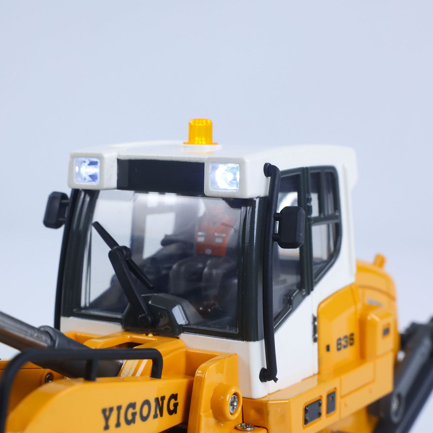 Fast Shipping 1:50 RC Electric Lifting Tracked Loader LR636 2.4G Construction Vehicle Metal Bucket Tracks Ripper RTR Model Light Sound Battery
