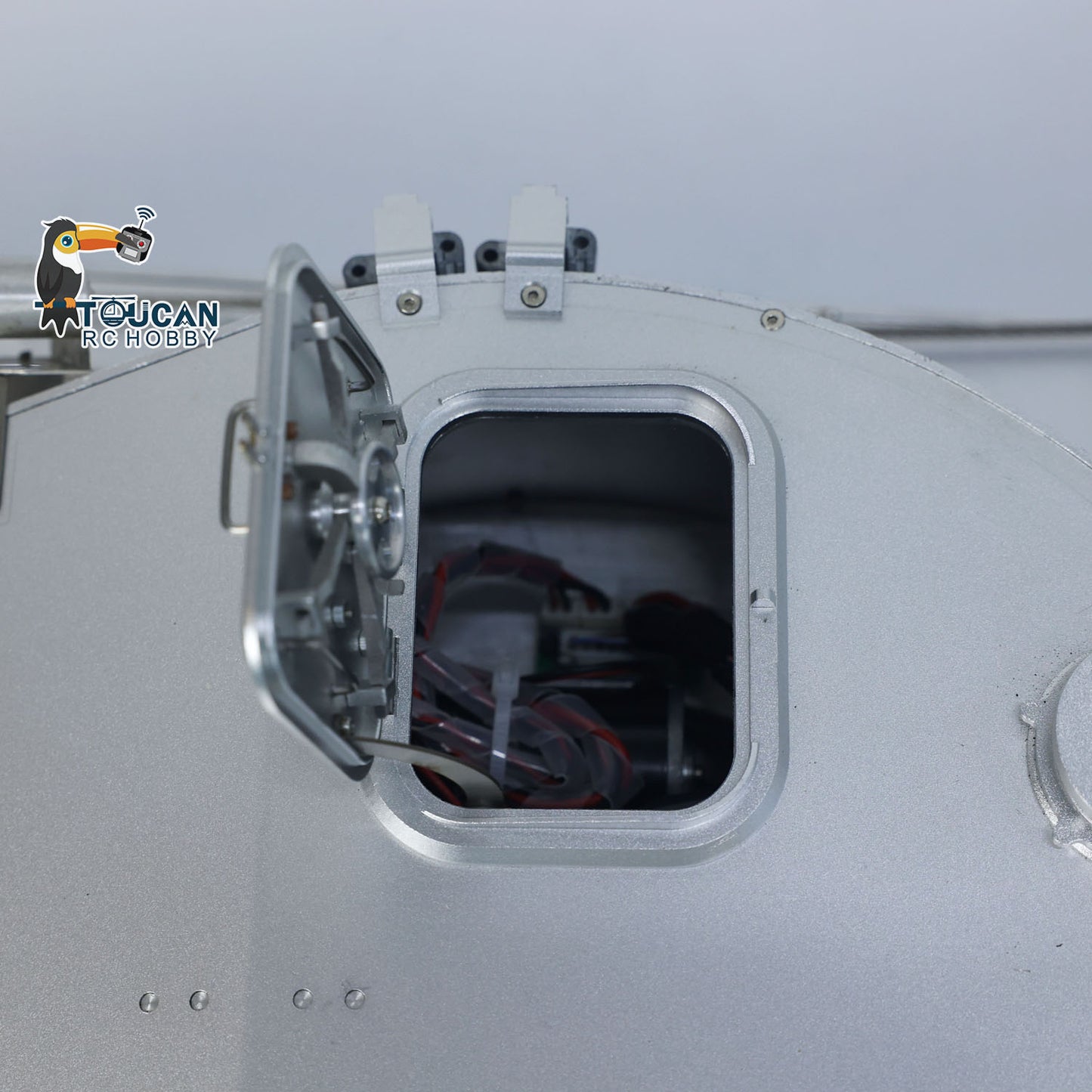 Henglong 1:8 Scale Full Metal RC Tank 3818 German Tiger I RTR Model Track Wheel Barrel Recoil 360 Turret Smoke Unit Transmitter