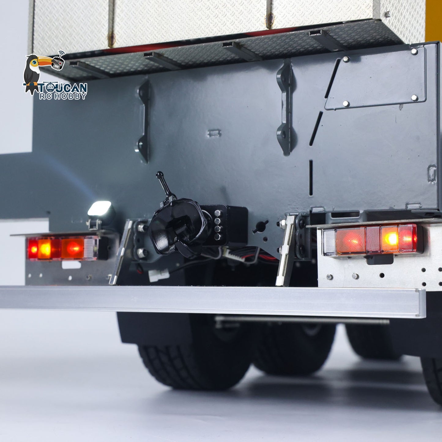 Eyewhale D1050 Metal 1/14 RC Hydraulic Mobile Crane Truck All Terrain Vehicle 3Axles Radio Control Hoist Model Paladin PL18EV