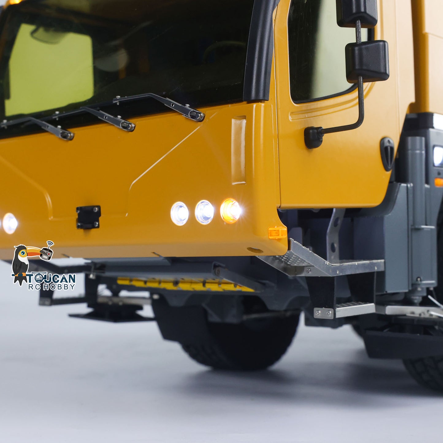 Eyewhale D1050 Metal 1/14 RC Hydraulic Mobile Crane Truck All Terrain Vehicle 3Axles Radio Control Hoist Model Paladin PL18EV