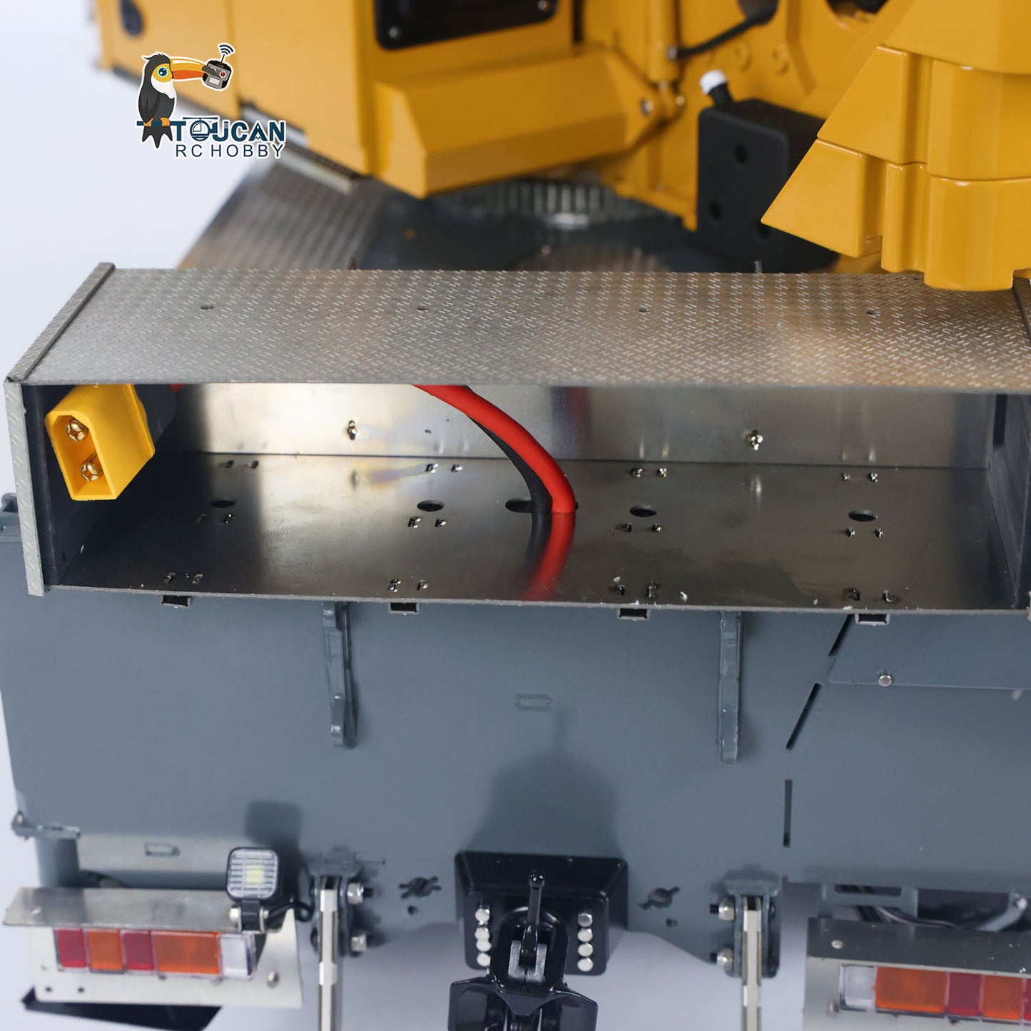 Eyewhale D1050 Metal 1/14 RC Hydraulic Mobile Crane Truck All Terrain Vehicle 3Axles Radio Control Hoist Model Paladin PL18EV