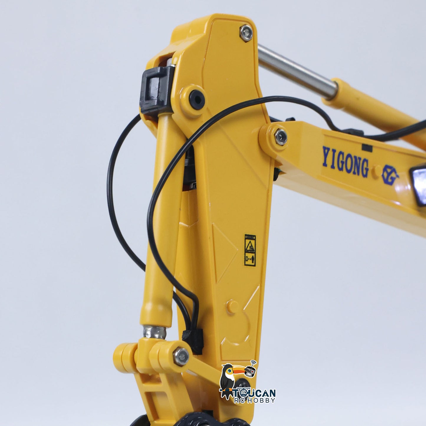 Fast Shipping 1/50 RC Digger PC520 Electric Lifting Radio Control Excavator Engineering Vehicle Metal Tracks Lights Sound Small Toy Collection