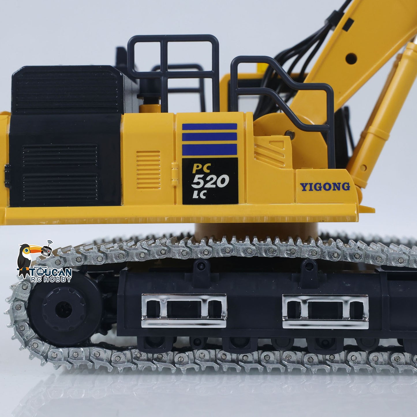 Fast Shipping 1/50 RC Digger PC520 Electric Lifting Radio Control Excavator Engineering Vehicle Metal Tracks Lights Sound Small Toy Collection