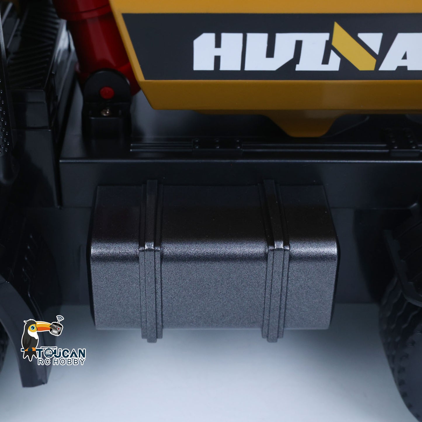 HUINA 1/14 Electric RC Dump Truck 573 RTR Remote Control Tipper Model Vehicle Flowing Water Light Sound Effect 2.4G Radio Battery Ready to Run