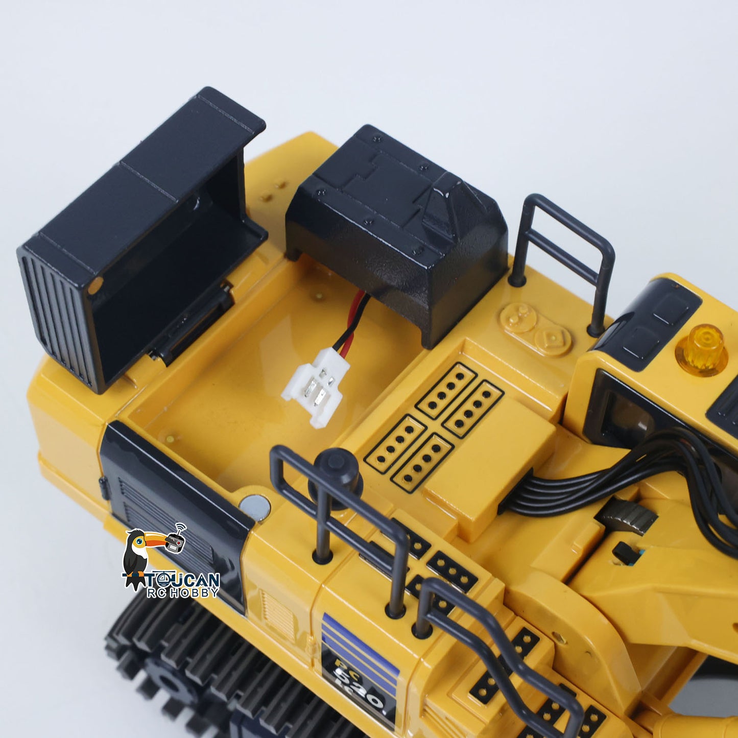 Fast Shipping 1/50 RC Digger PC520 Electric Lifting Radio Control Excavator Engineering Vehicle Metal Tracks Lights Sound Small Toy Collection