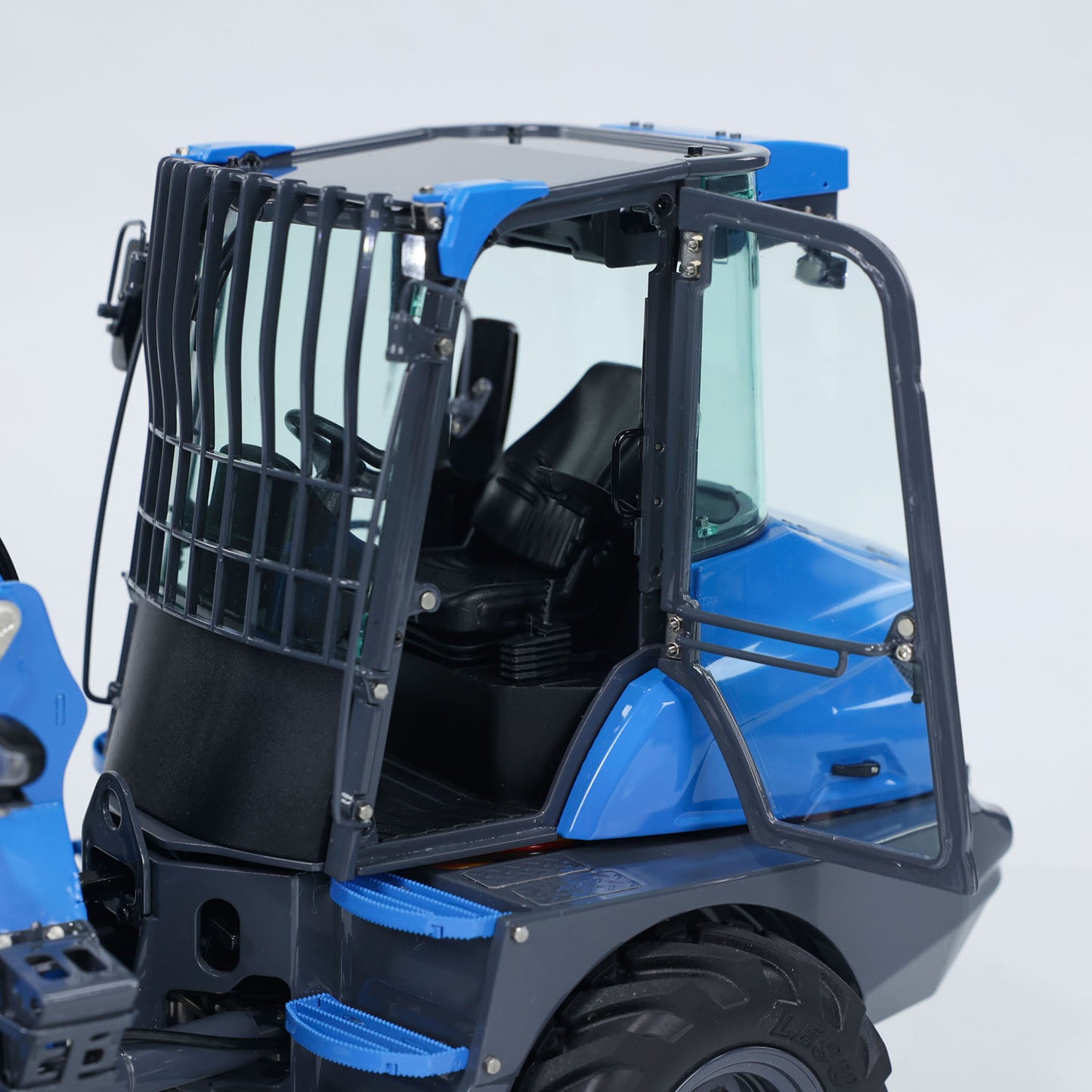 LESU 1/14 Hydraulic RC Telescopic Arm Loader AT1050 Radio Control Fork Truck Painted Assembled Engineering Vehicle FlySky ST8 Sound Light