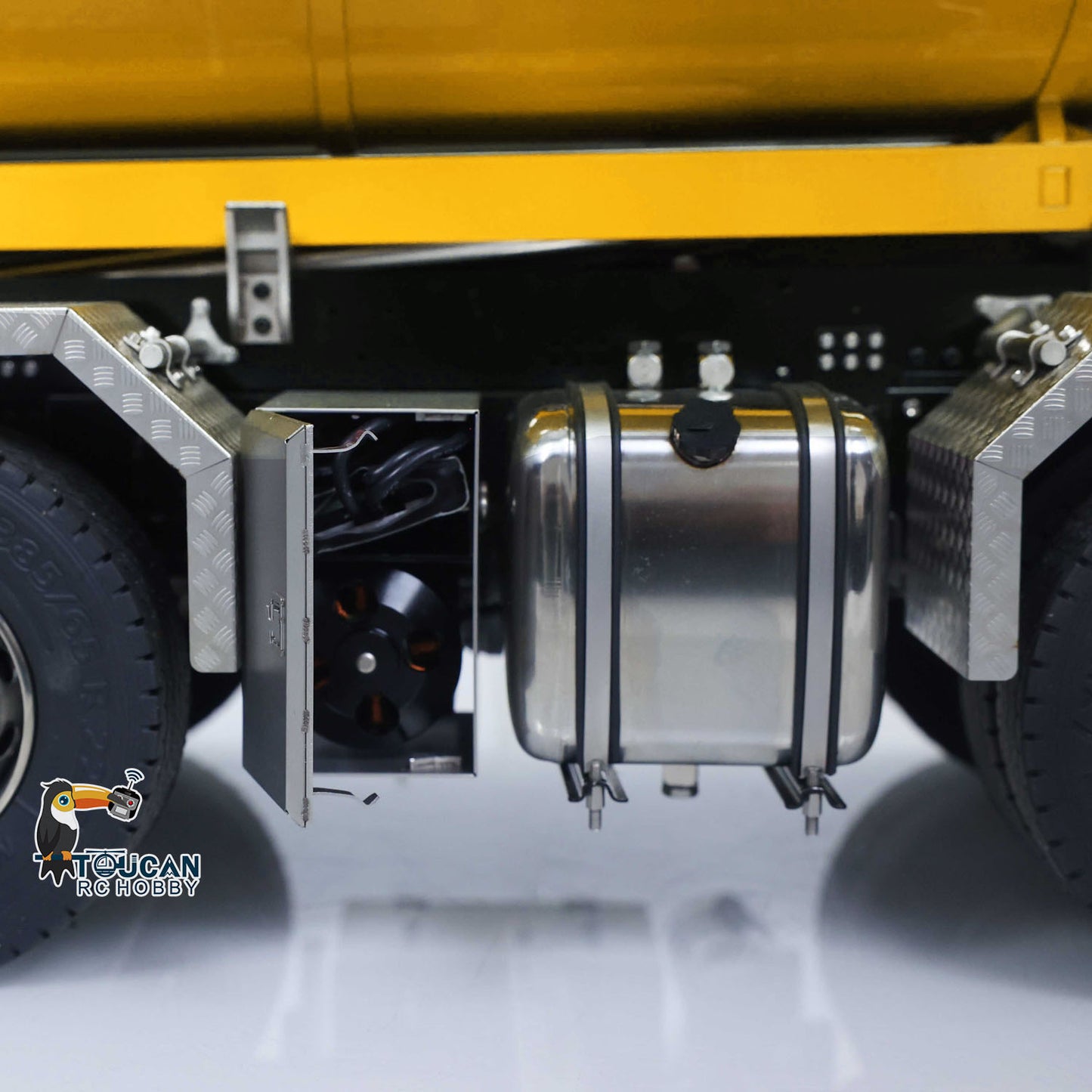 1/14 Hydraulic RC Roll On Off Dump Truck 8x8 3Speed Gearbox Remote Control Full Tipper SC 770S Axle Locks Metal Shafts