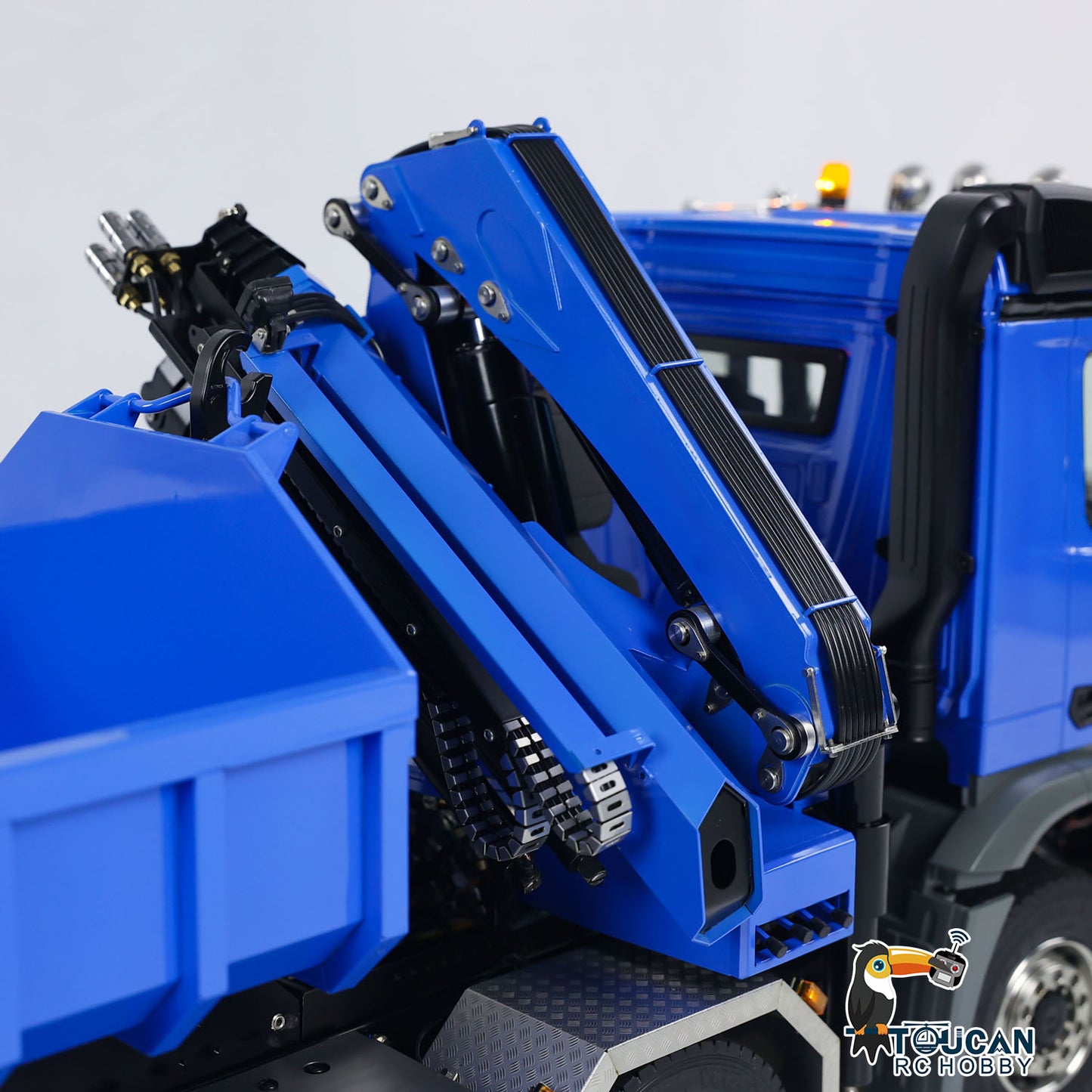 1/14 10x10 Hydraulic RC Dumper Car Remote Controlled Full-dump Crane Trucks with Standard Bucket 3-speed Transmission