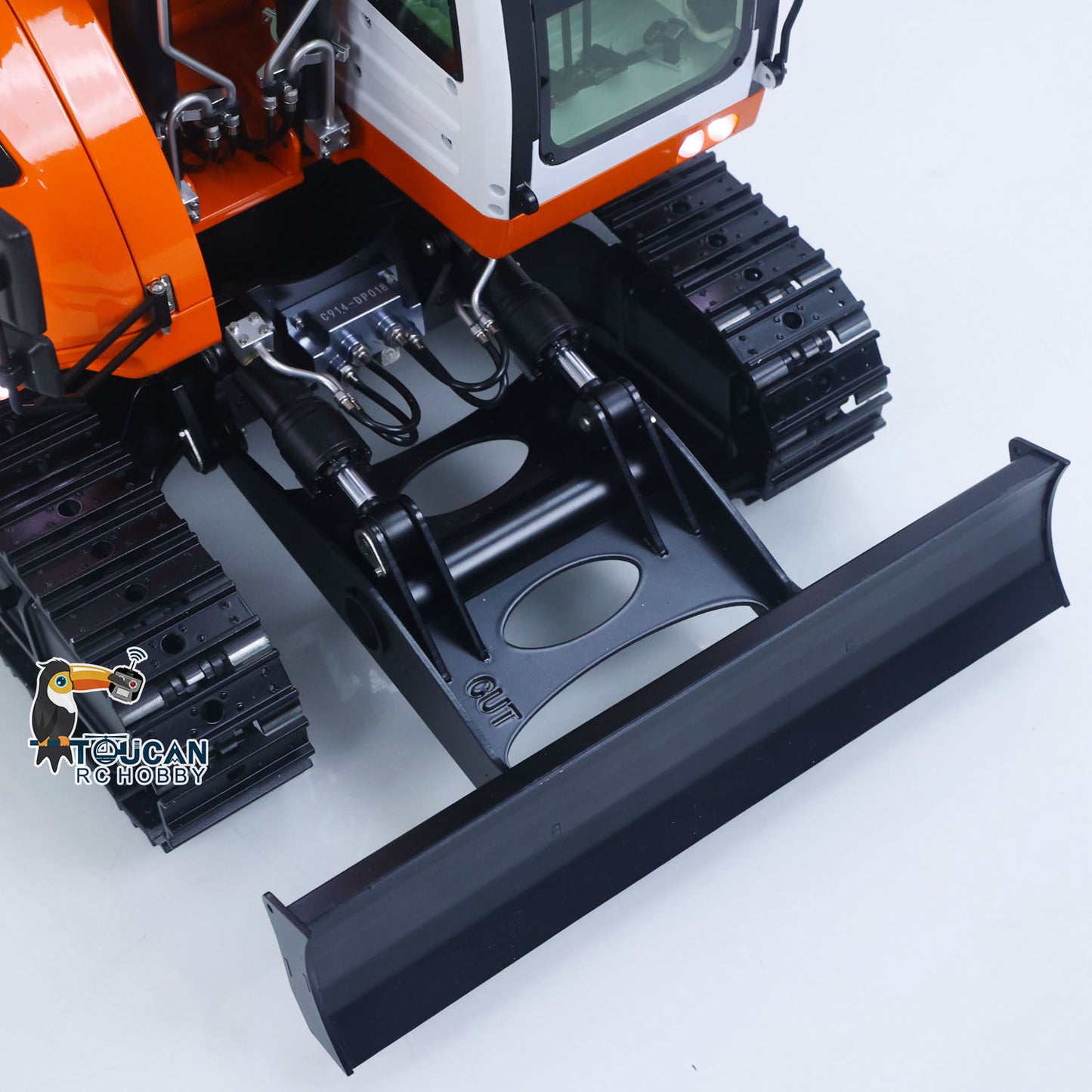 CUT Model Metal 1/14 Remote Control Hydraulic Excavator LR914 RC Tracked Digger 5CH Valve RTR Engineering Vehicle Lights Sounds