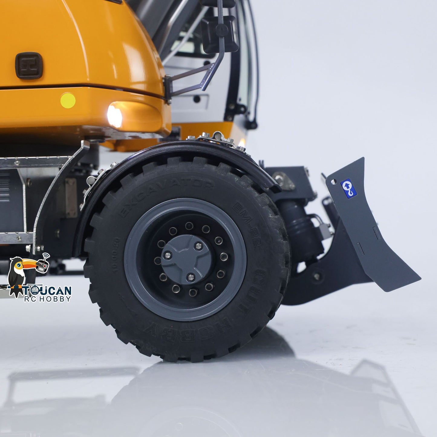 1:14 RC Hydraulic Wheeled Excavator LR914 8-ways Valve 4?¨¢4 Digger Engineering Vehicle RTR Axle Lock Upgrade Brushless Motor ESC