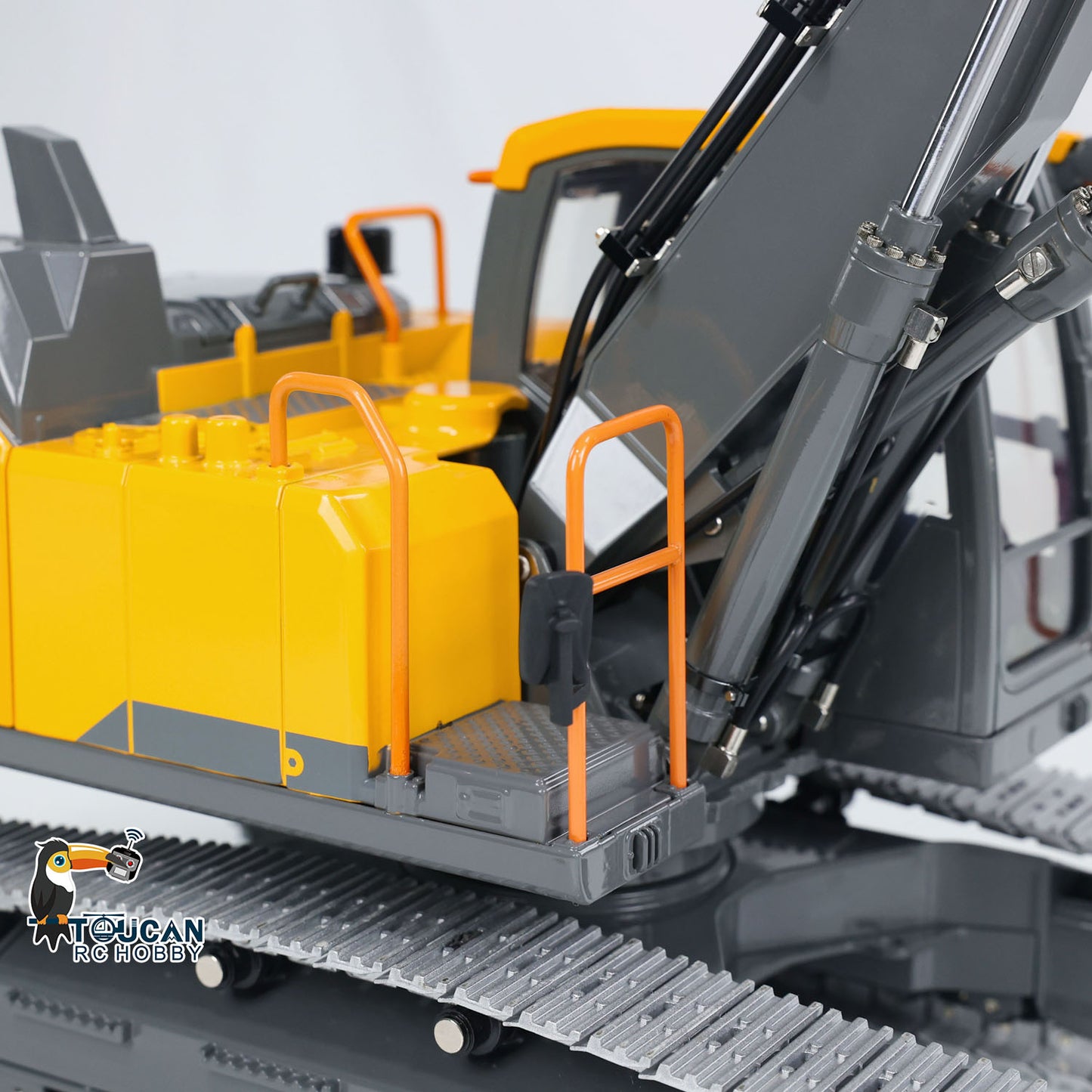 GER STOCK Second Hand 1:14 RC Hydraulic 3 Arms Excavator EC160E Metal Remote Control Diggers Model