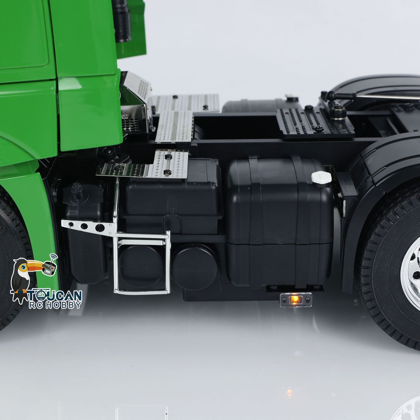 1/14 Metal RC Tractor Truck 6x4 3363 Ready to Run Remote Control Semi Truck with ST8 Radio System