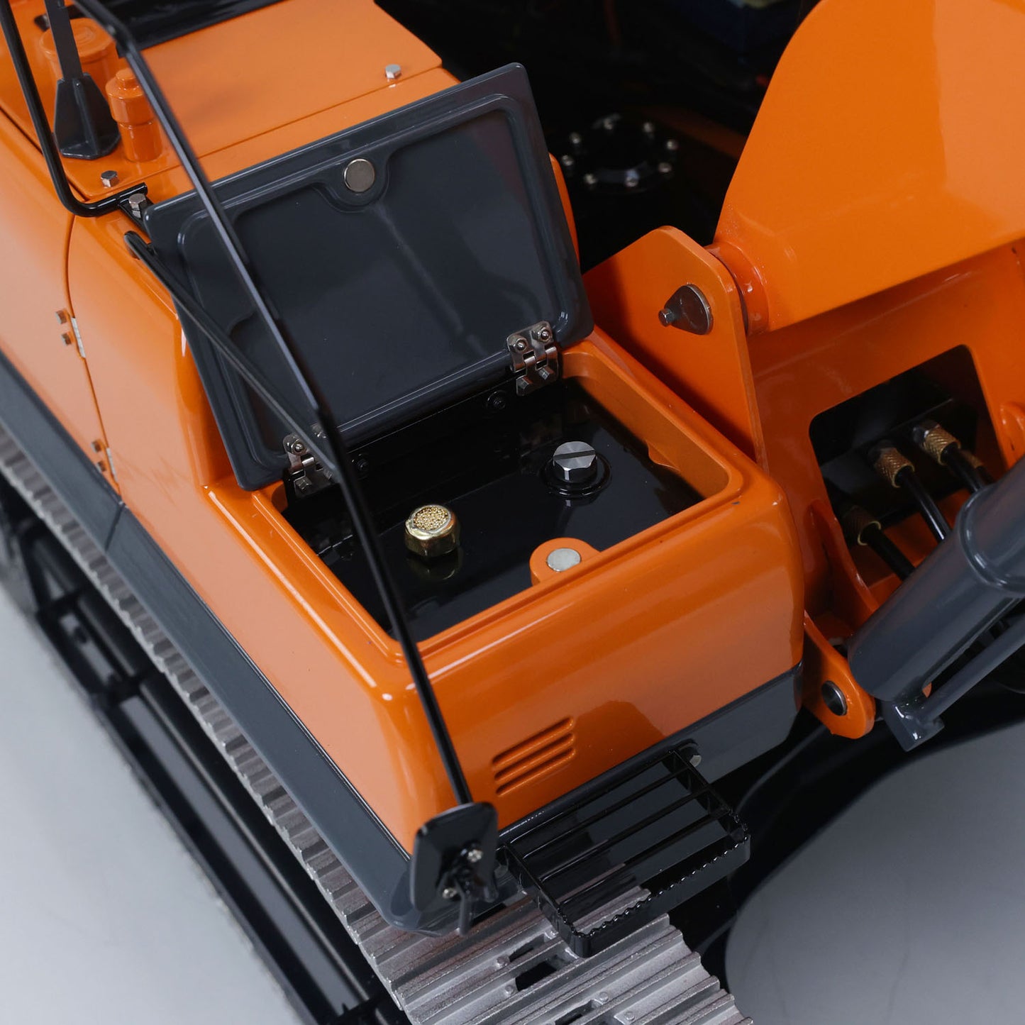 LESU 90% Metal 1/14 RC Hydraulic Digger Aoue DX350LC Remote Control Excavator Finished Model 3CH Valve Relief Valve 4MPA Pump Engineering Vehicle