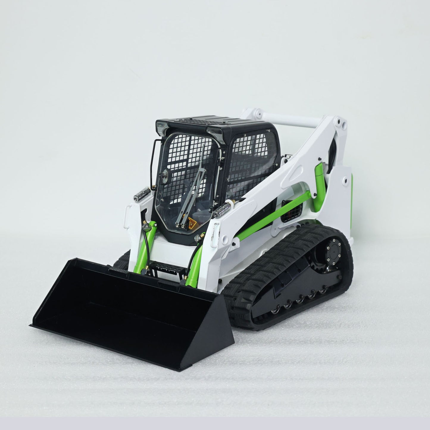 1/14 RC Hydraulic Skid-Steer Tracked Loader SM770 Remote Control Car Light Sound