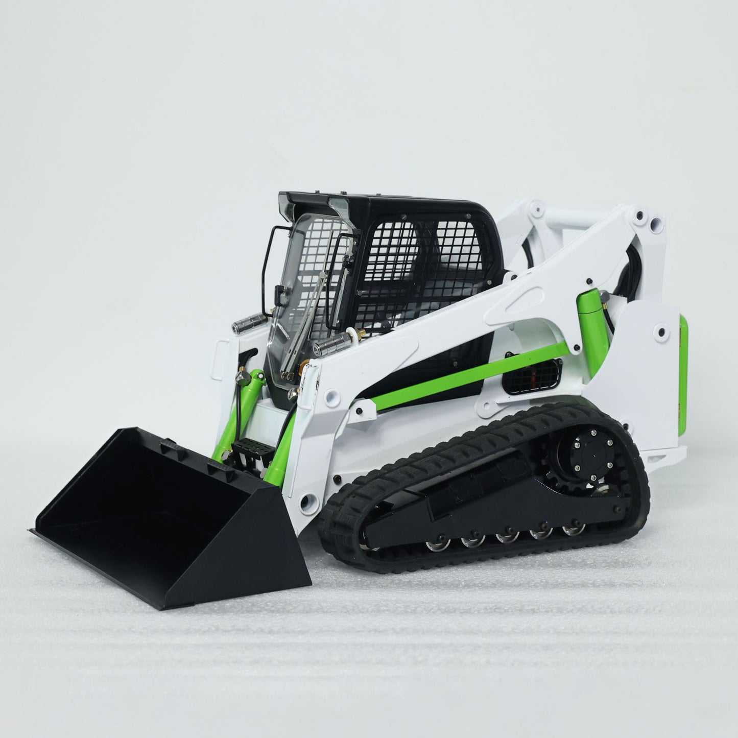 1/14 RC Hydraulic Skid-Steer Tracked Loader SM770 Remote Control Car Light Sound