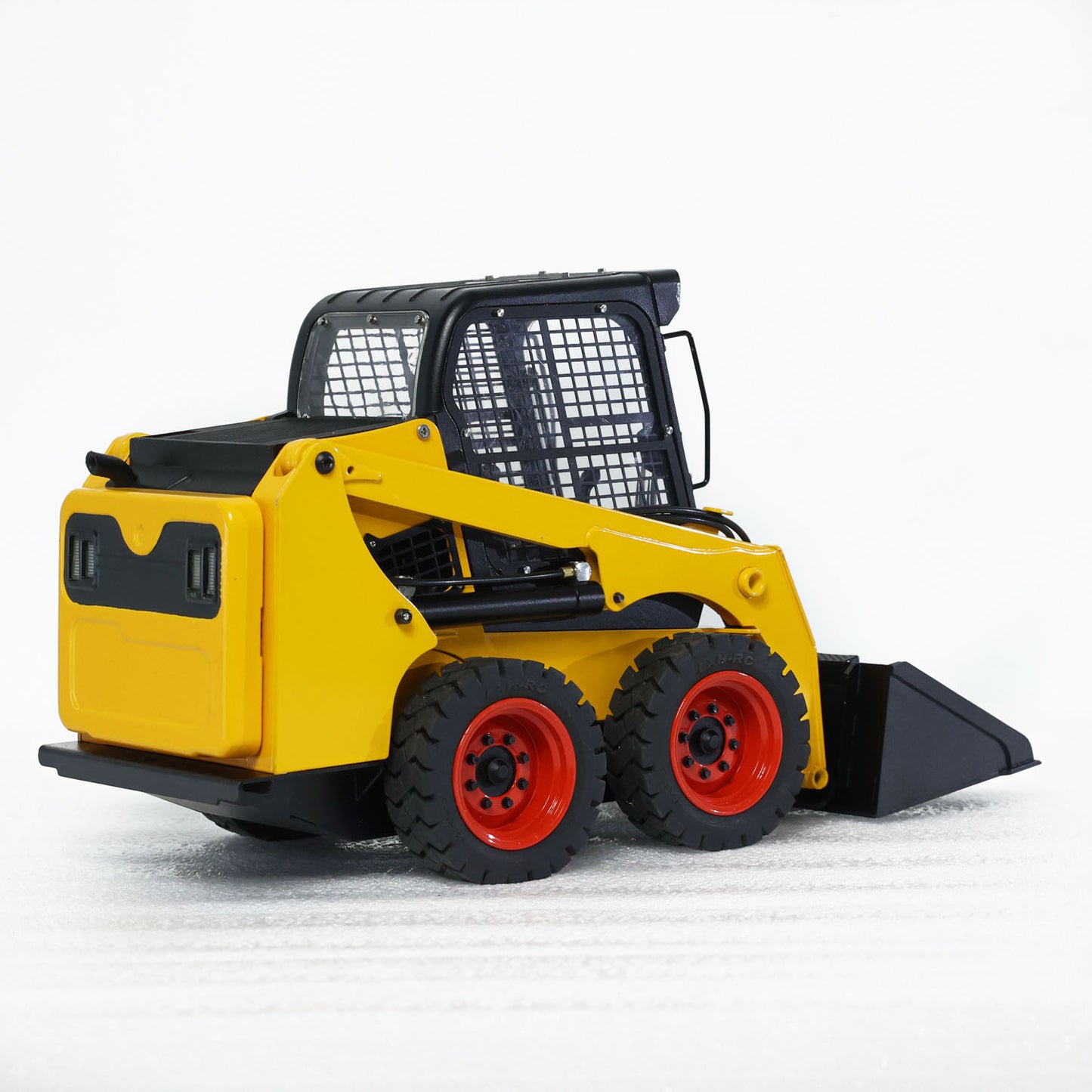 Metal 1/14 Hydraulic RC Skid-Steer Loader SM450 Remote Control Wheeled Car Model