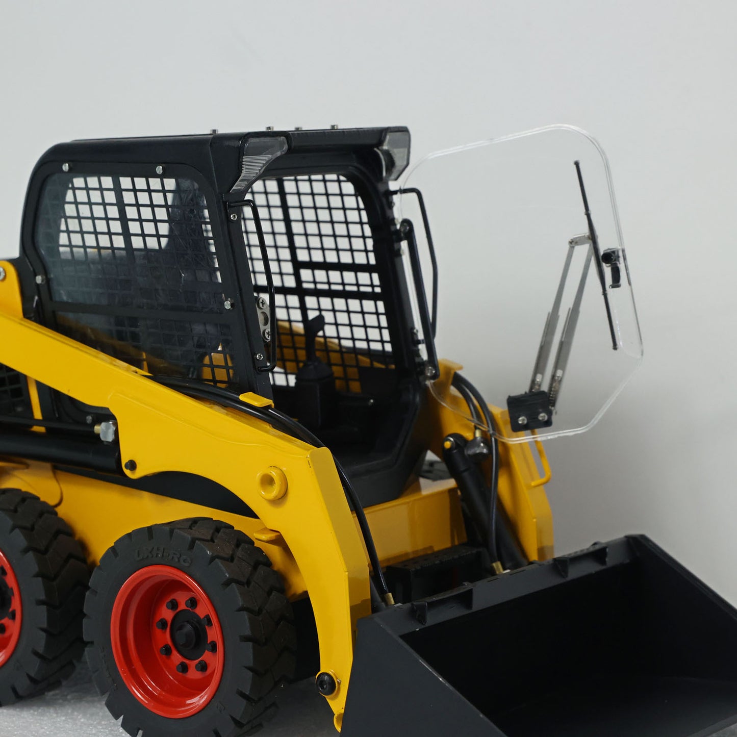 Metal 1/14 Hydraulic RC Skid-Steer Loader SM450 Remote Control Wheeled Car Model