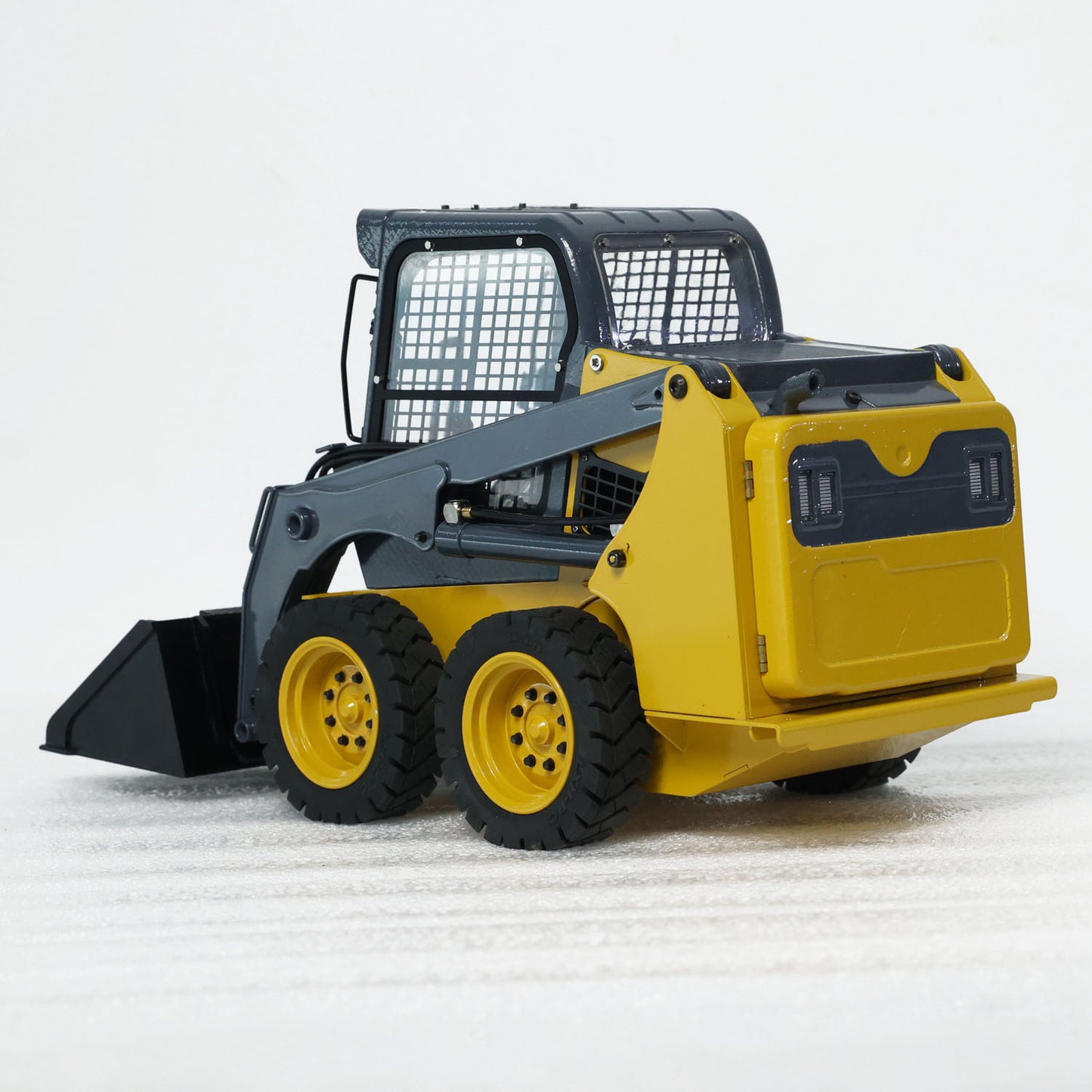 Metal 1/14 Hydraulic RC Skid-Steer Loader SM450 Remote Control Wheeled Car Model