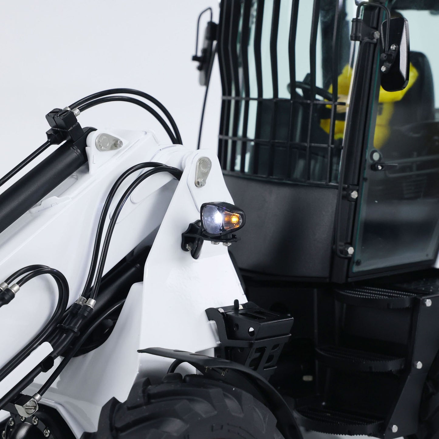 Metal LESU RTR 1/14 Hydraulic RC Telescopic Arm Loader AT1050 Forklift Truck I6S Radio Control Car Constraction Vehicle Battery Light Sound