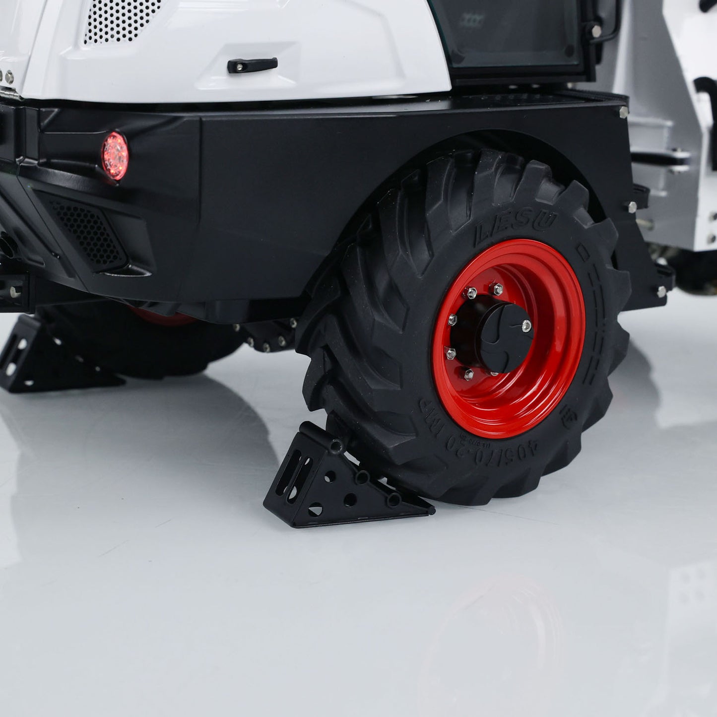 Metal LESU RTR 1/14 Hydraulic RC Telescopic Arm Loader AT1050 Forklift Truck I6S Radio Control Car Constraction Vehicle Battery Light Sound