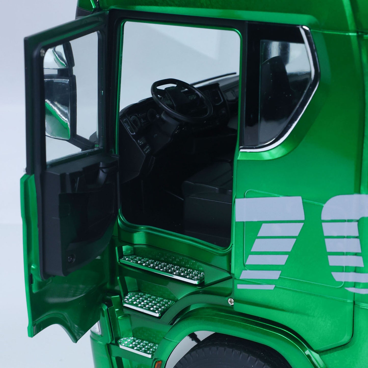 Fast Shipping 1/14 KABOLITE RC Tractor Truck 770S 100 6X6 2Speed Romote Control Vehicle Axle Locks Metal Chassis Rail Openable Door RTR