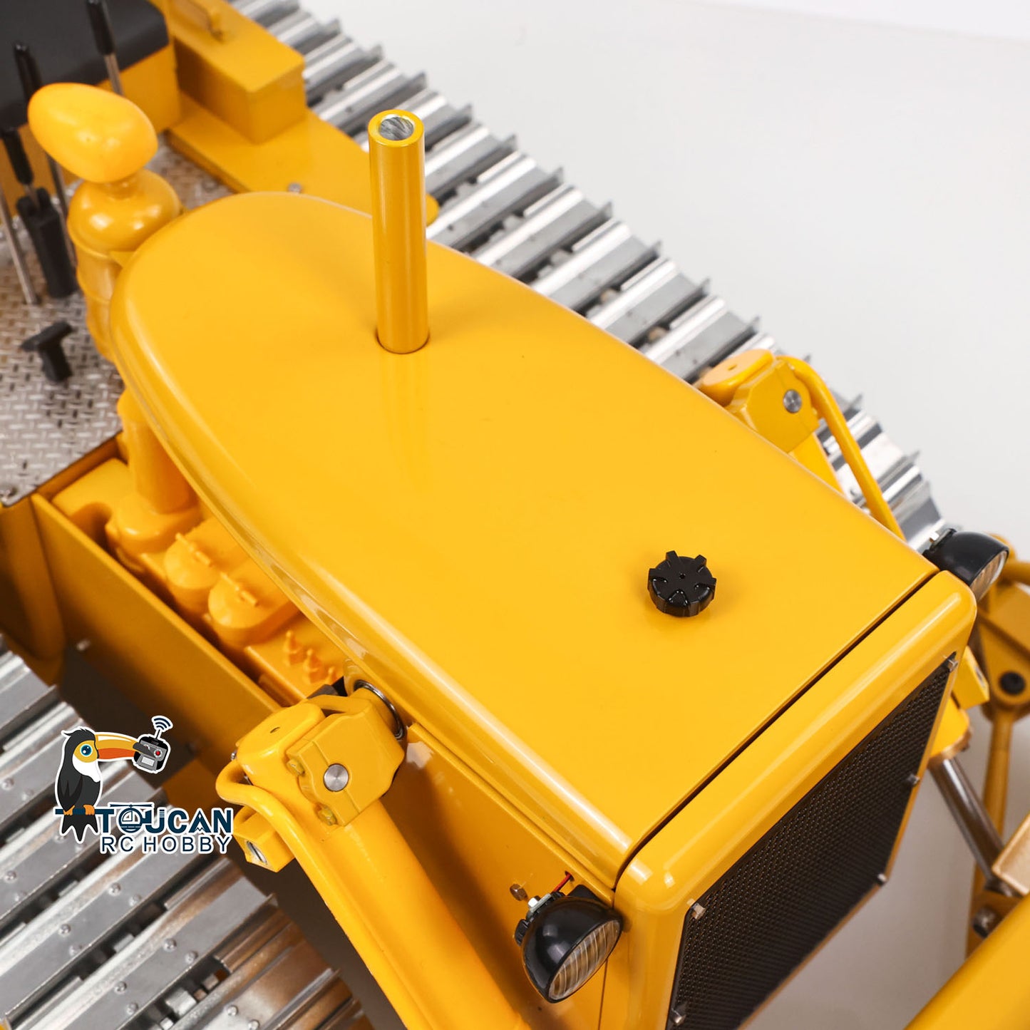 Metal 1/14 RC Hydraulic Bulldozer D7 Remote Control Dozer Model Engineering Vehicle Flysky Radio Light Sound System Battery