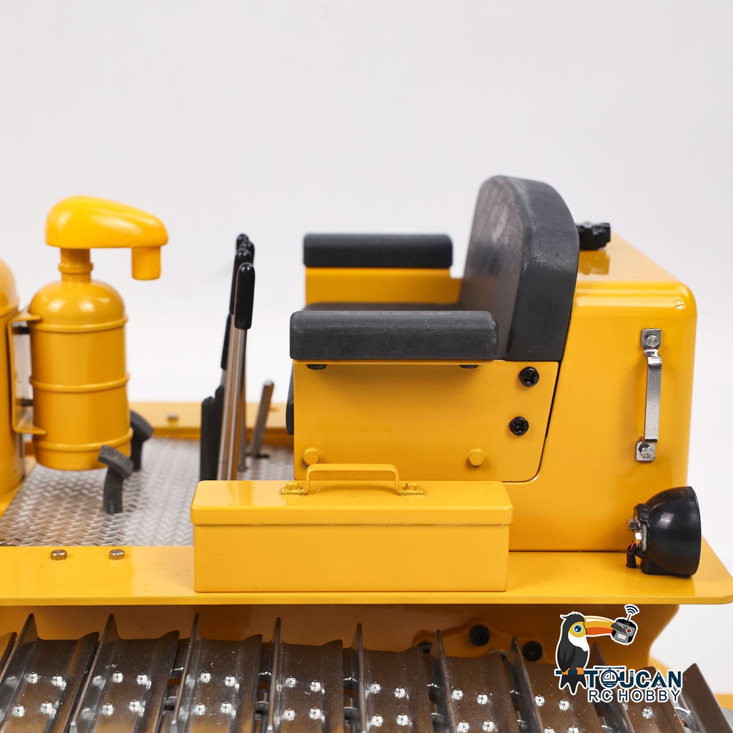 Metal 1/14 RC Hydraulic Bulldozer D7 Remote Control Dozer Model Engineering Vehicle Flysky Radio Light Sound System Battery