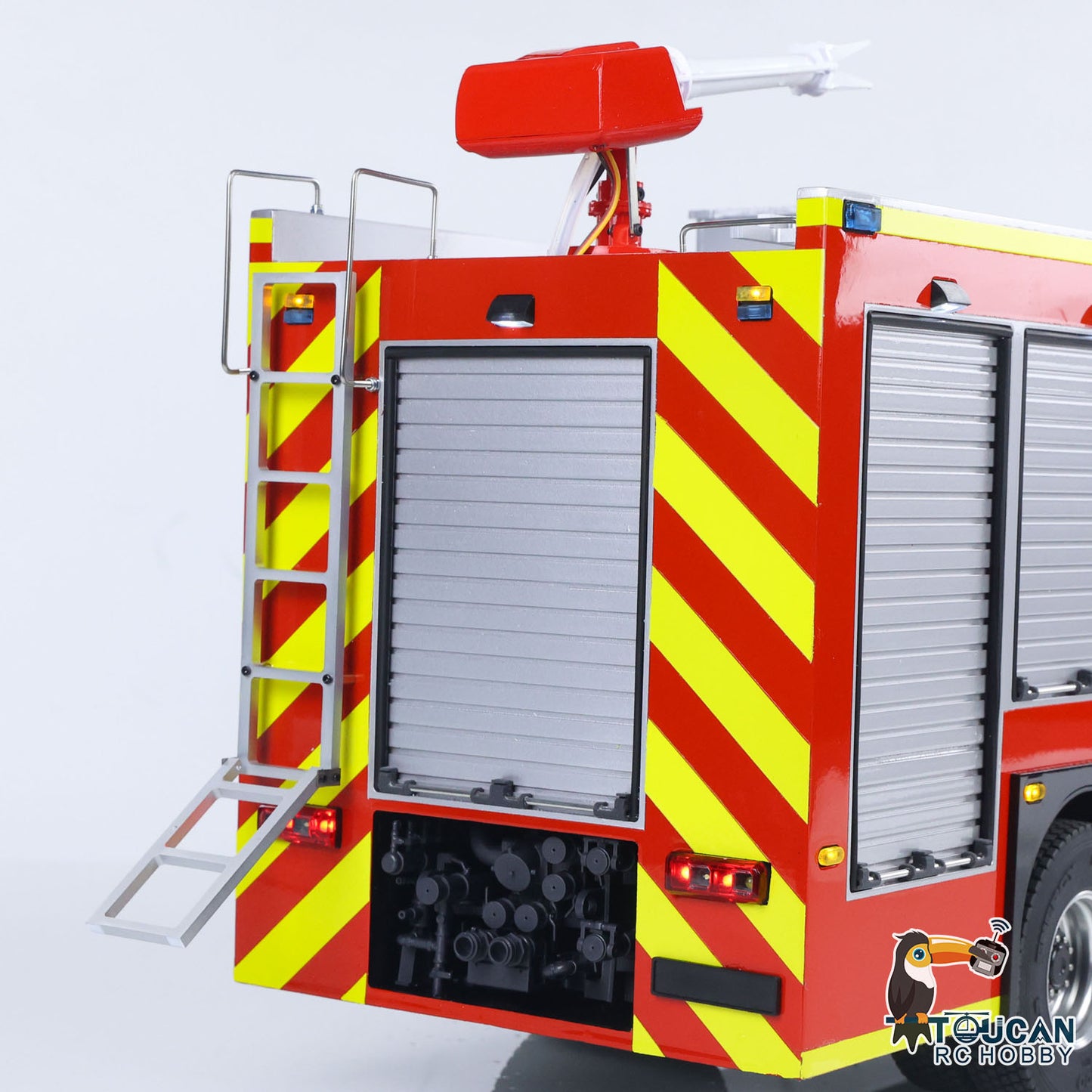 1/14 4X4 Plastic Chassis Radio Controlled Sprinkler Fire Truck 2Speed Gearbox Water Spraying RC Model Vehicle No Battery