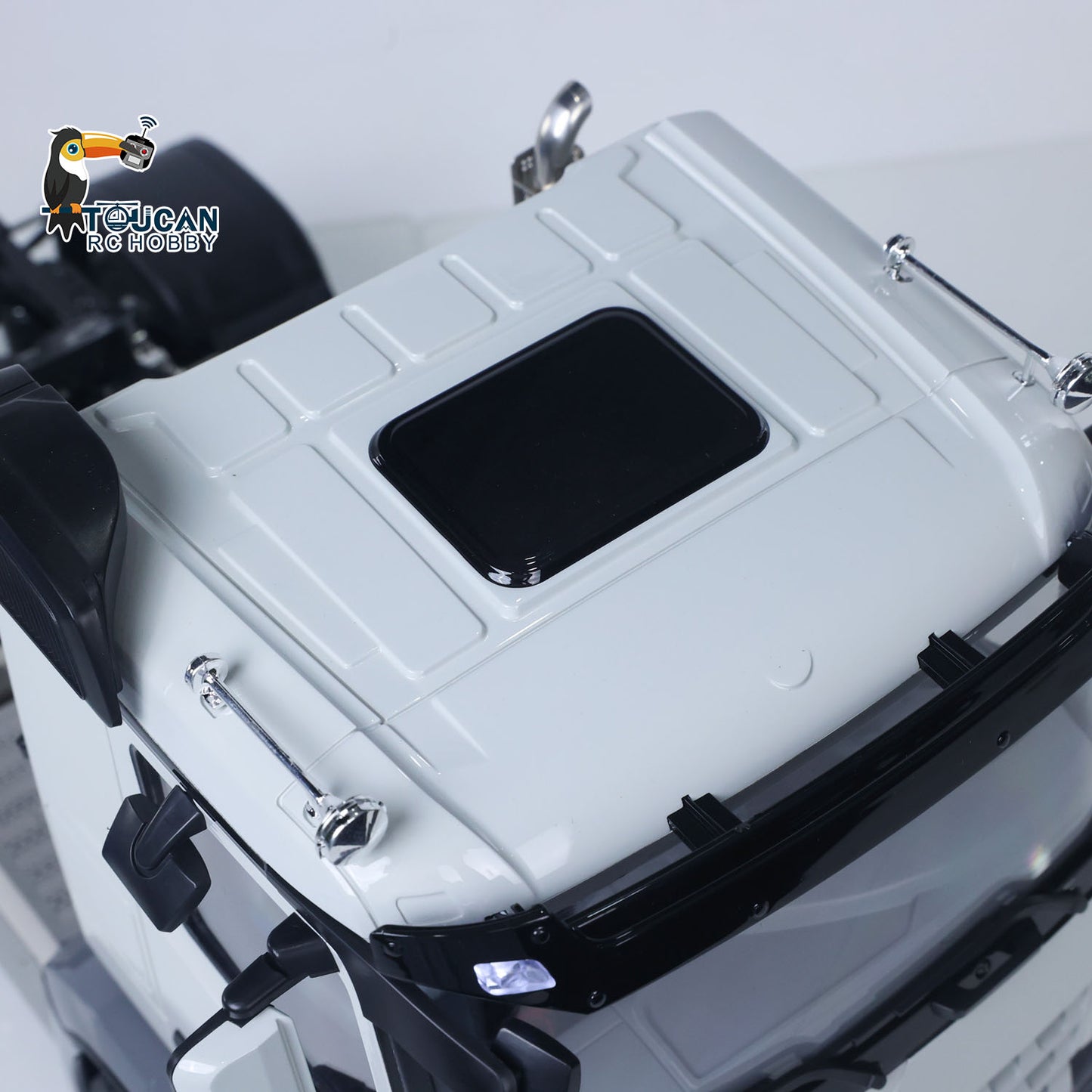 1/14 RC Tractor Truck L44 Remote Control Farm Vehicle Model Sequential Turn Signal 4×4 Axle Differential Lock 3Speed Gearbox ST8 Radio Controller