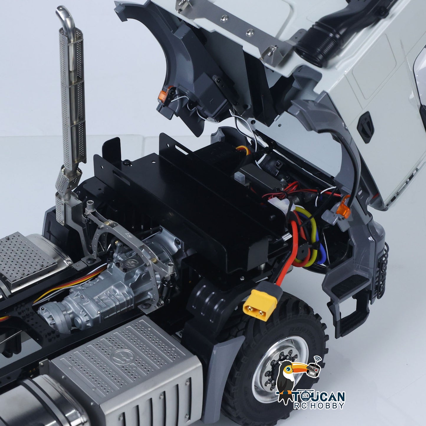 1/14 RC Tractor Truck L44 Remote Control Farm Vehicle Model Sequential Turn Signal 4×4 Axle Differential Lock 3Speed Gearbox ST8 Radio Controller