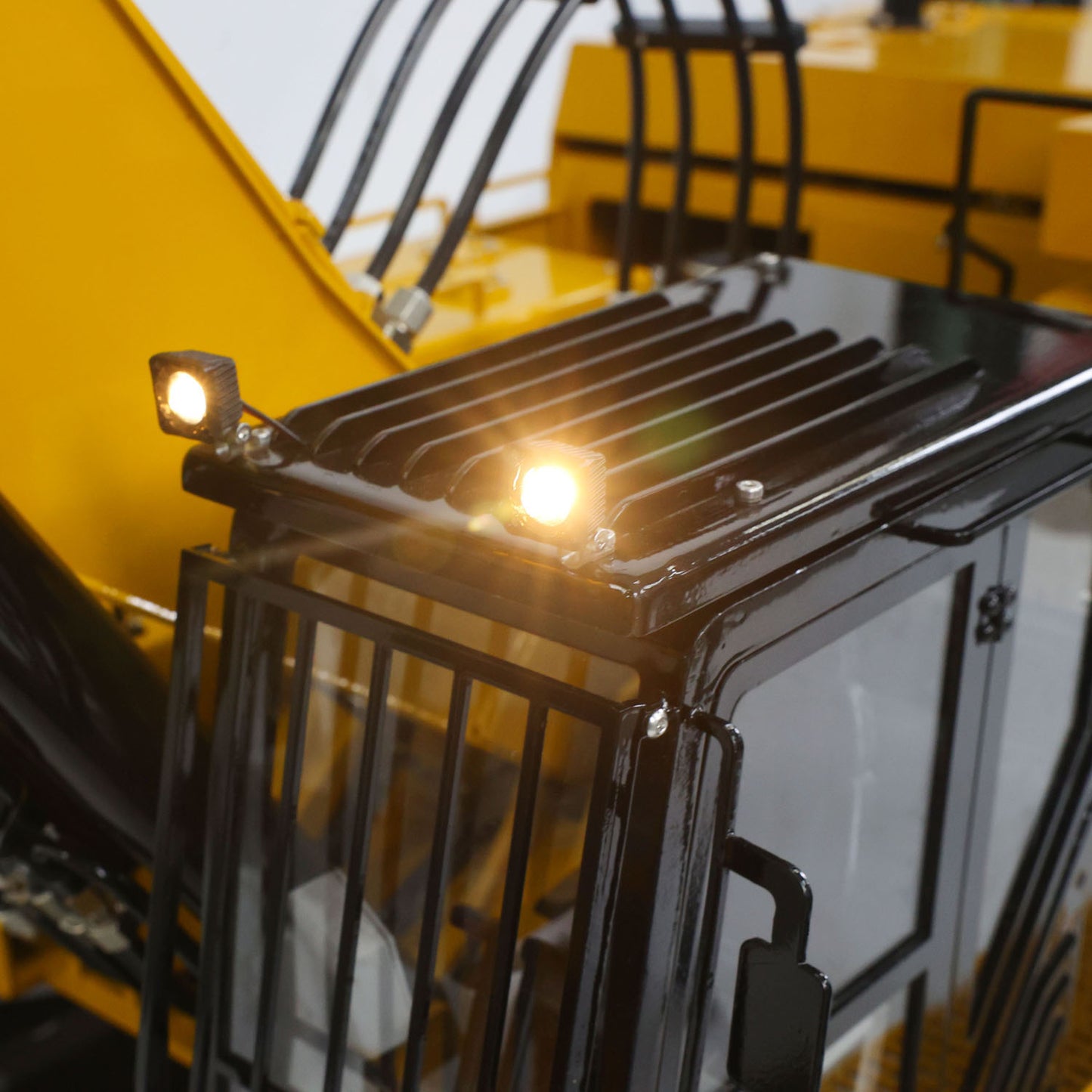 1/8 Metal Remote Control Hydraulic Excavator 390F Heavy Duty 3CH Valves RC Construction Vehicle Models Flysky PL18EV Radio Engineering Machine