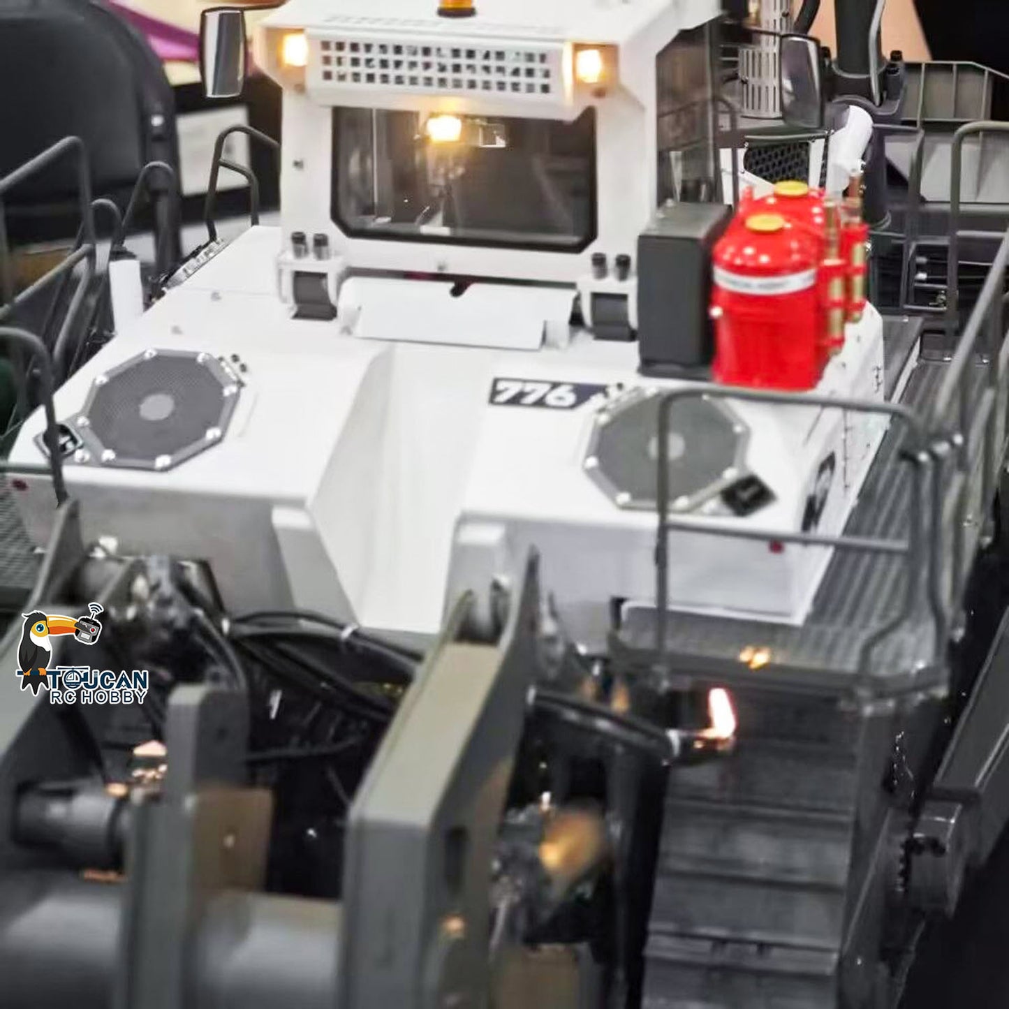 Super Frog 1/14 Metal RC Hydraulic Bulldozer LR776 3way Blade 7CH Valve Automatic Grease System Electric Wipers FrSky X20R Radio Controller