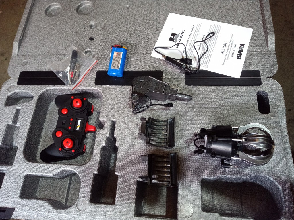 Second Hand US Stock 1/14 Metal HUINA 1594 RC Excavator Model Toys Remote Control Digger Light Sound Battery