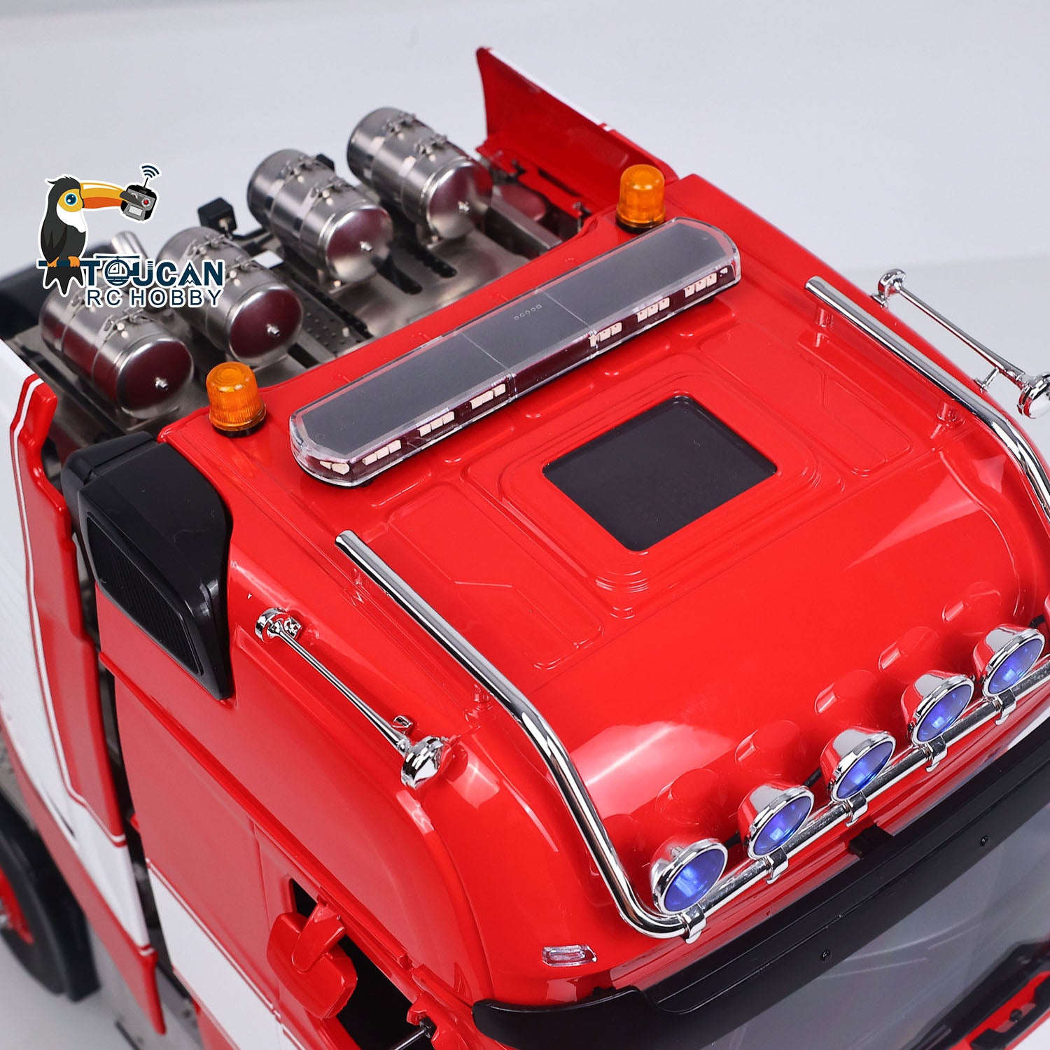 TOUCAN RC Tractor Truck with Sound System and Smoke Simulation Function