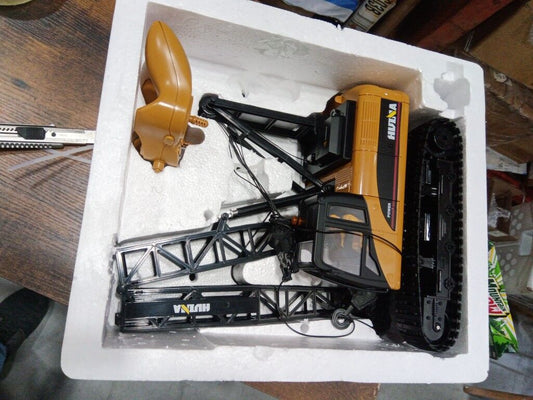 Fast Free Shipping Second Hand US Stock HUINA 1/14 572 15CH RC Construction Crane Truck Tower Excavator Model Car Toy